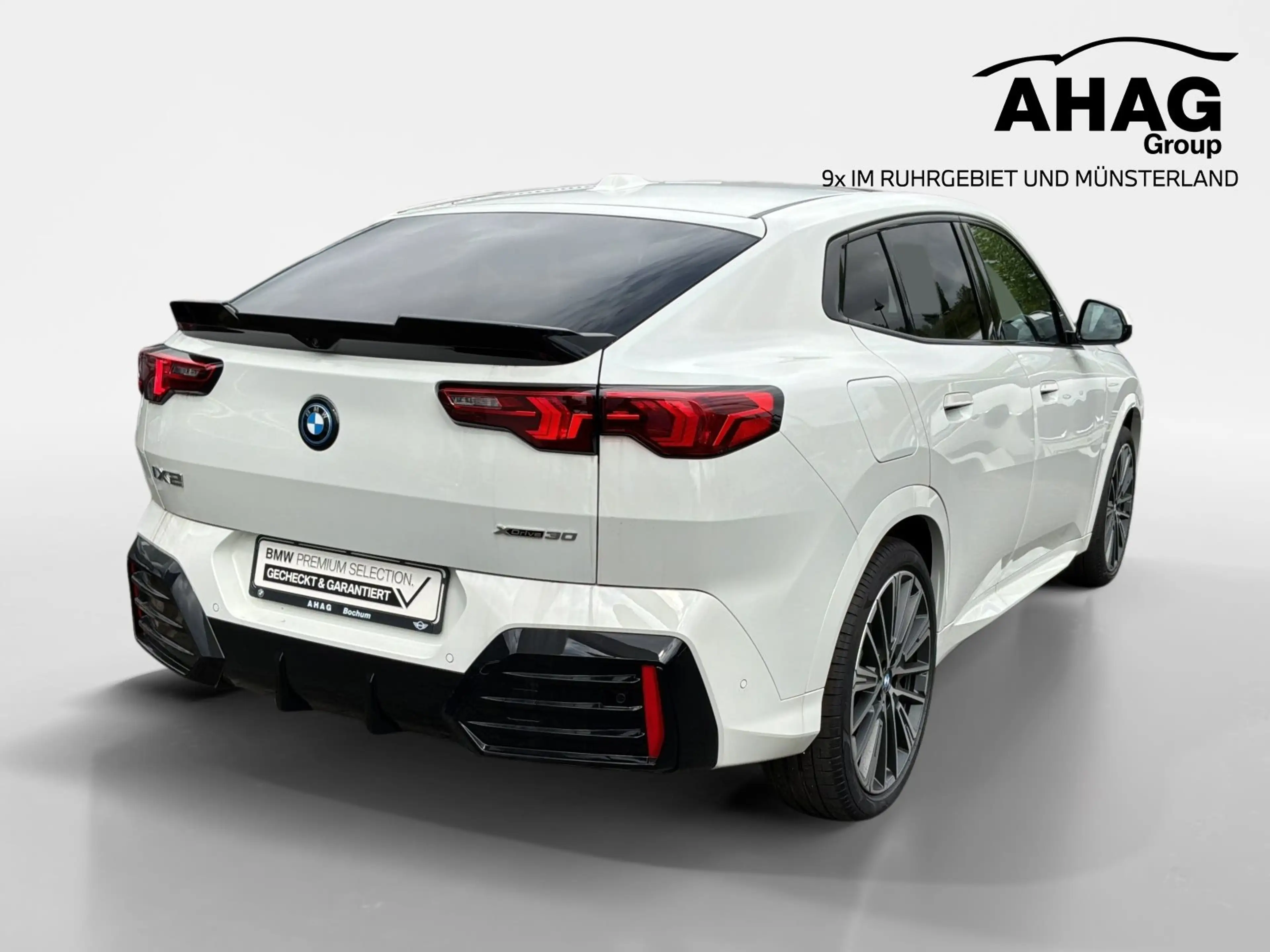 BMW iX2 xDrive30 M Sport — photo 4