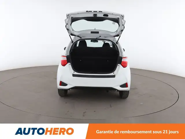 Toyota Yaris view 16