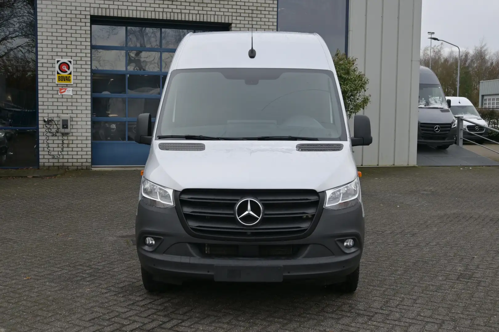 Mercedes-Benz Sprinter 317 CDI L2H2 RWD MBUX met navigatie 360 graden cam Argento - 2