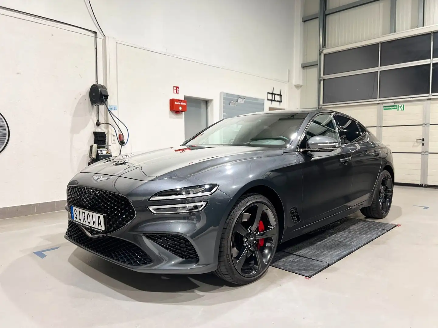 Genesis G70 Sport Gris - 1