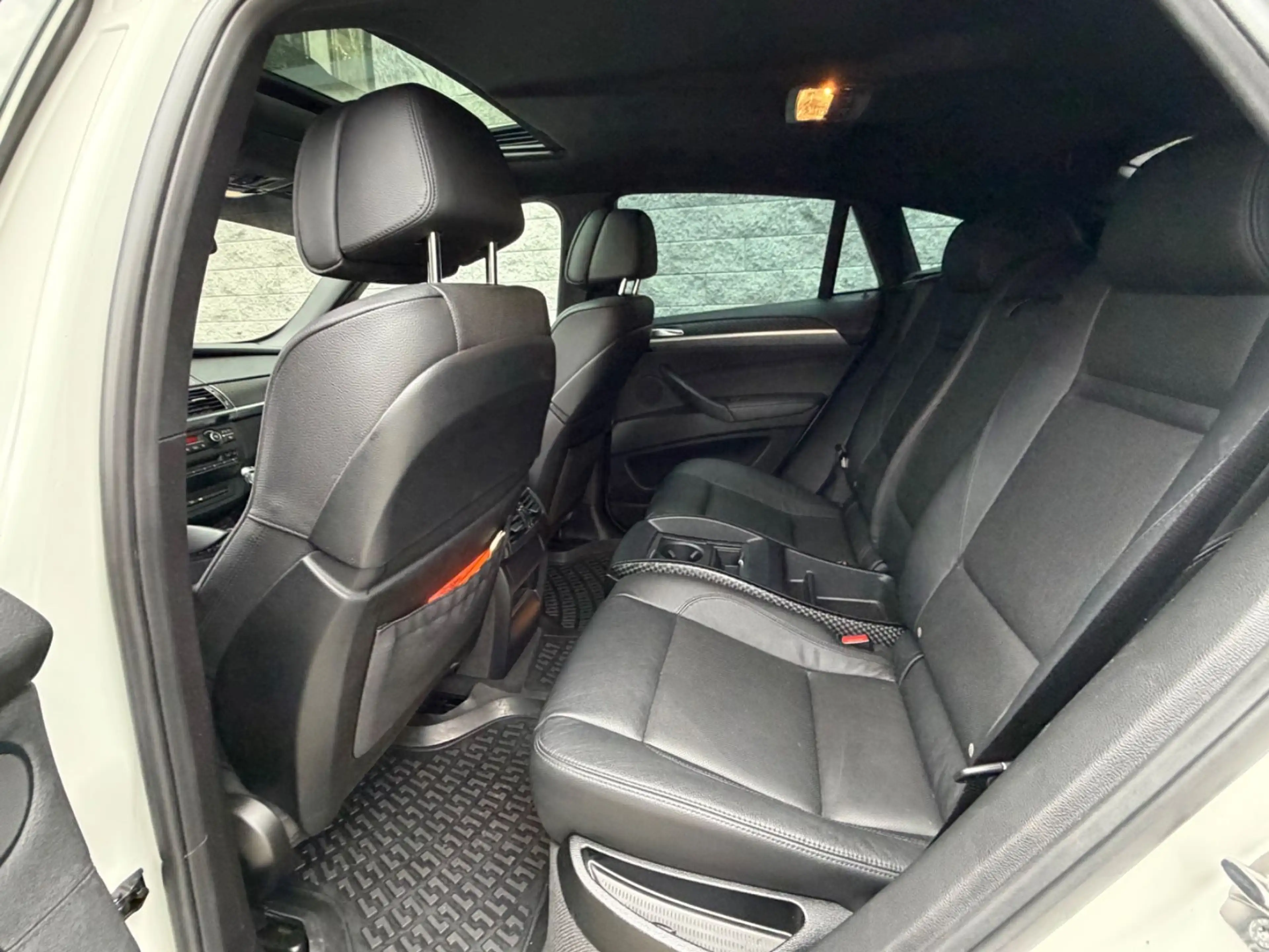 BMW X6 xDrive40d/Standh./Schiebed./Sitzklima/ — photo 9