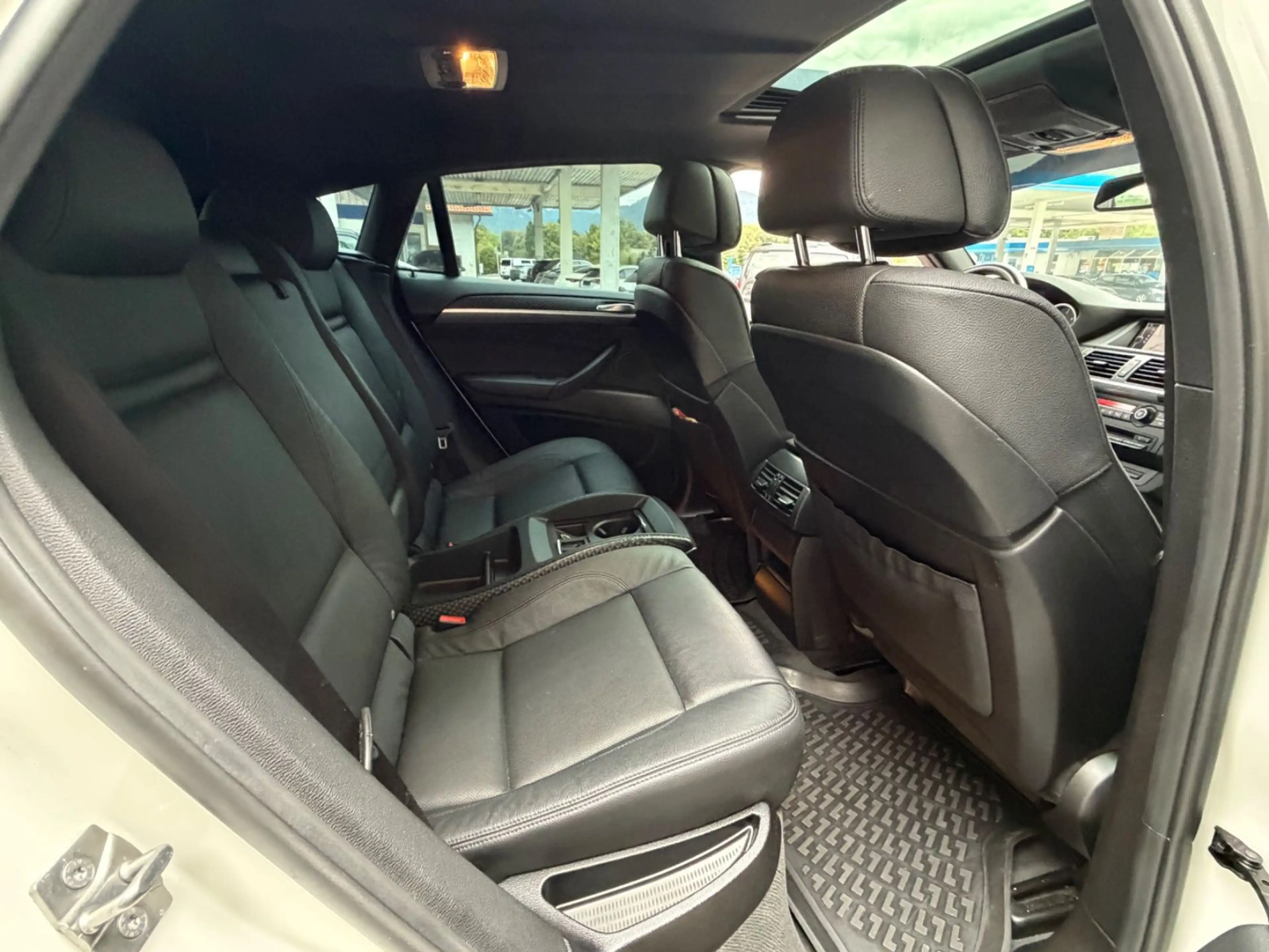 BMW X6 xDrive40d/Standh./Schiebed./Sitzklima/ — photo 10