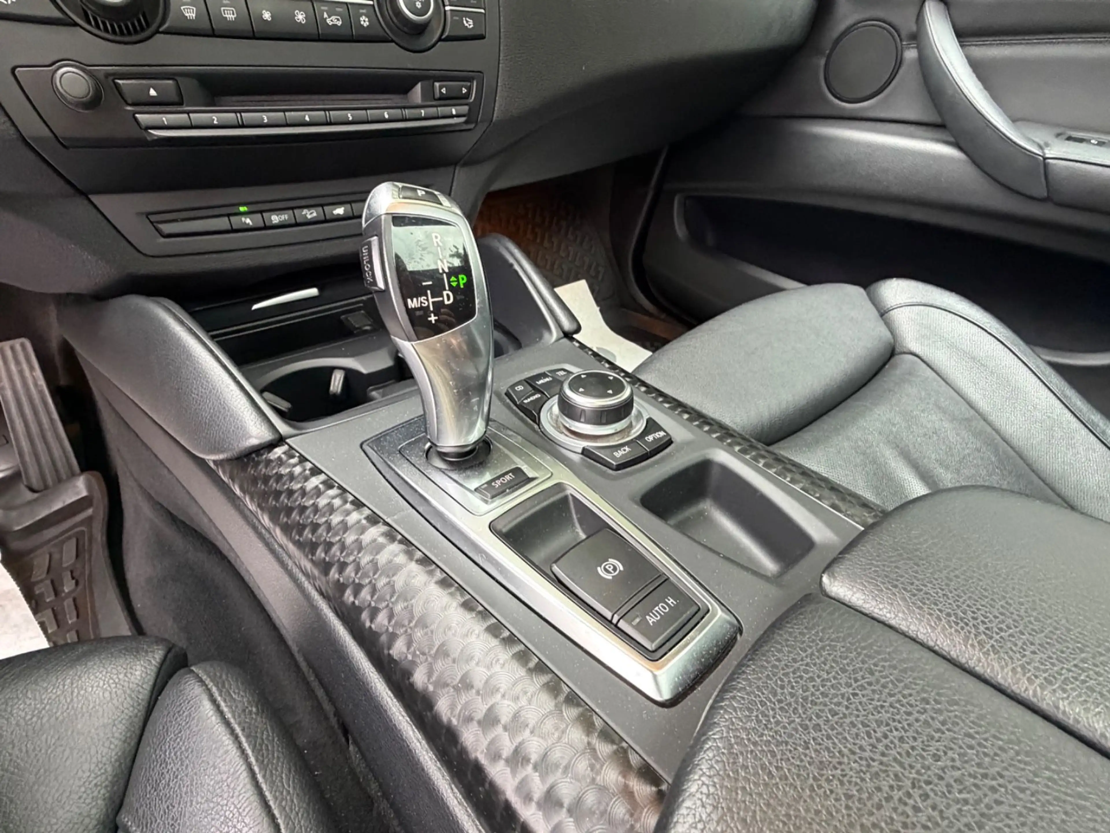 BMW X6 xDrive40d/Standh./Schiebed./Sitzklima/ — photo 12