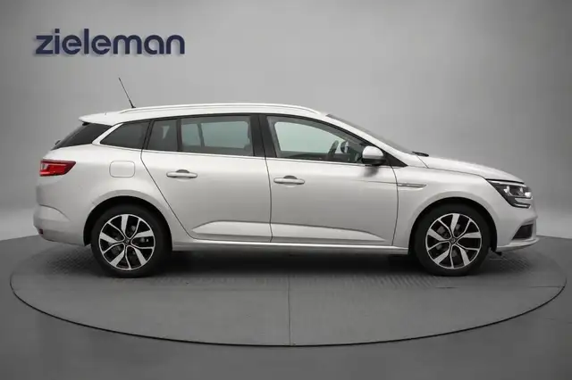 Renault Megane view 18