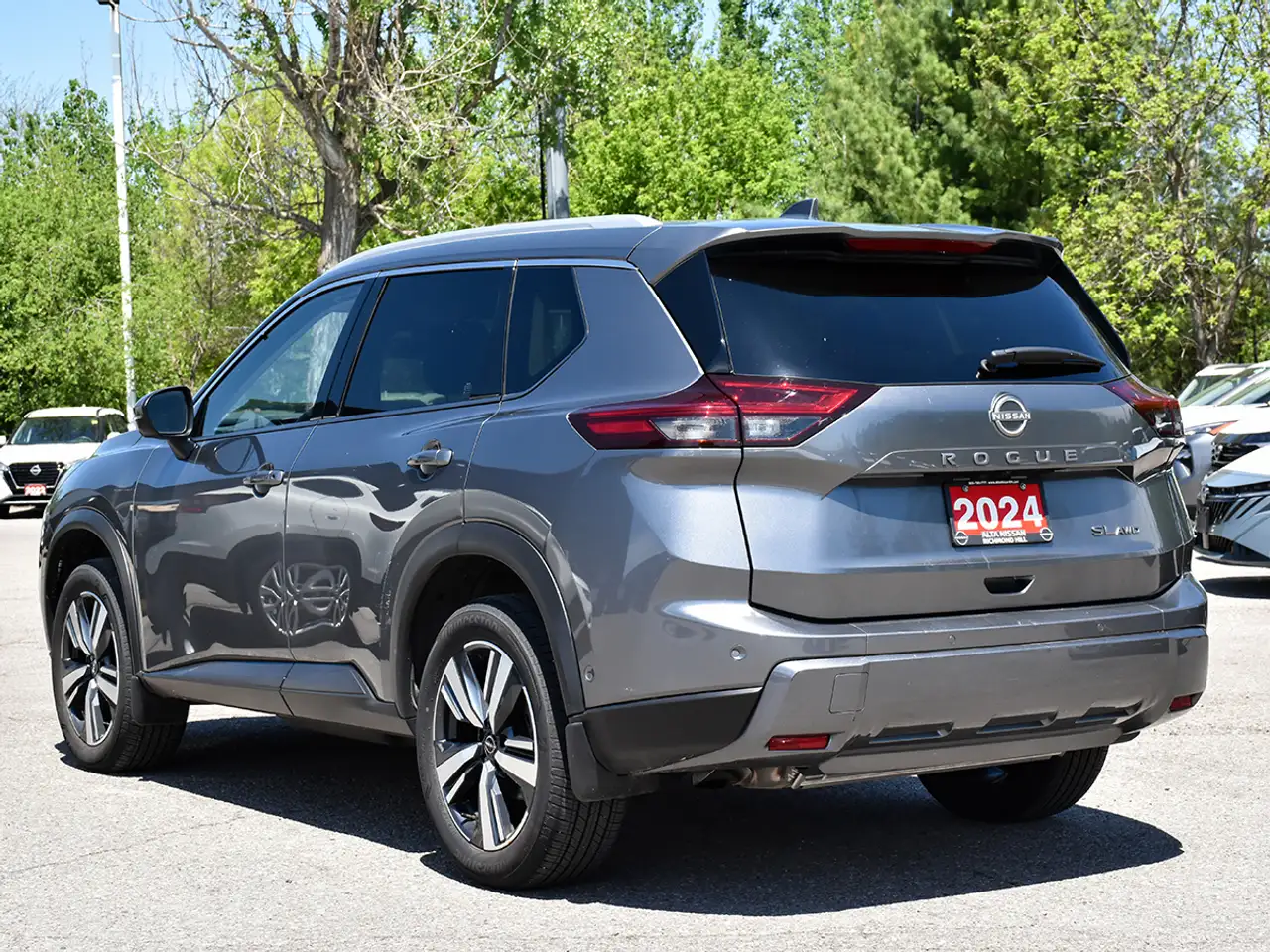Nissan Rogue снимка Nissan Rogue