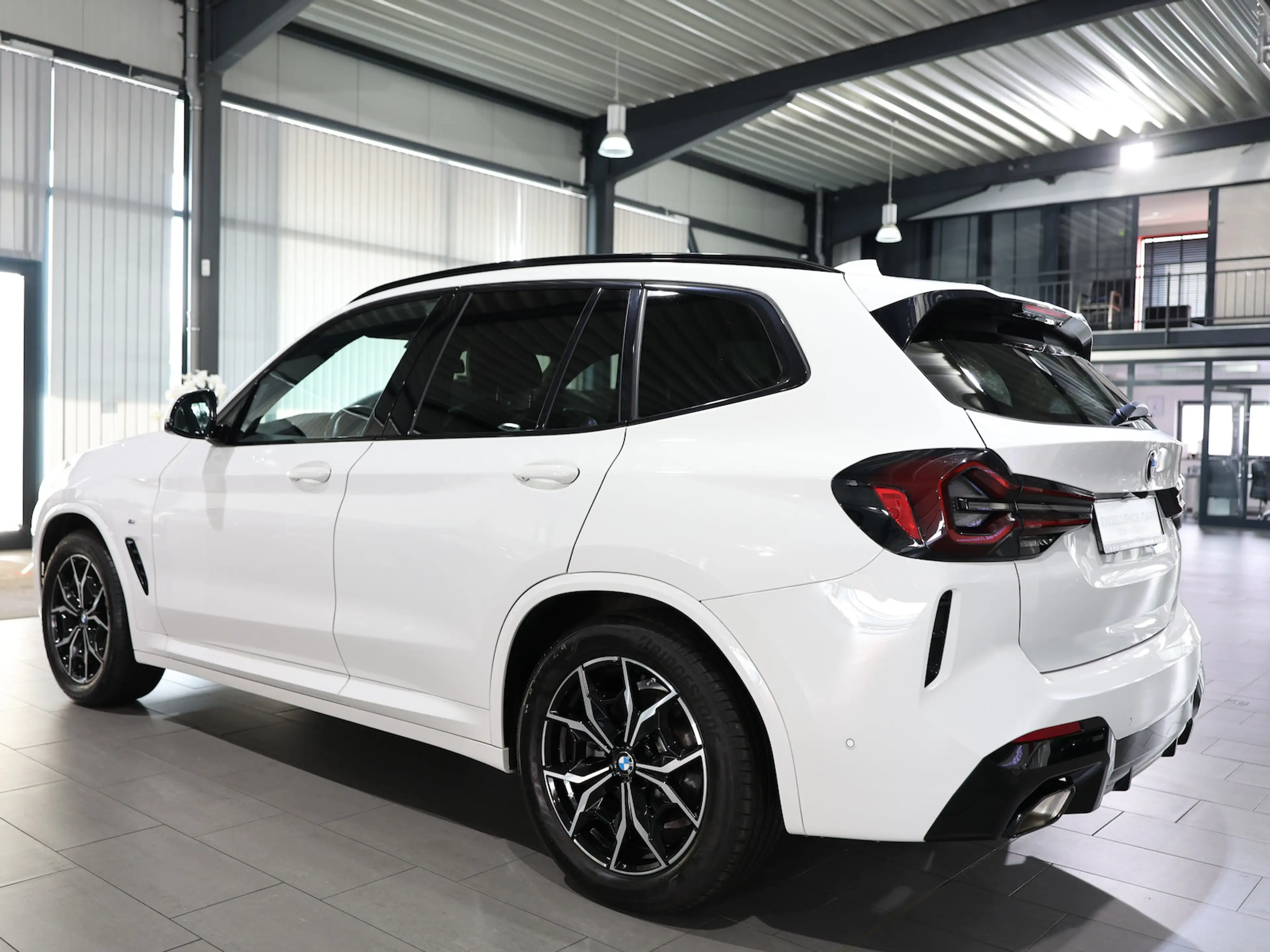 BMW X3 sDrive 18d M-SPORTPAKET WHITE & BLACK / TOP — photo 9