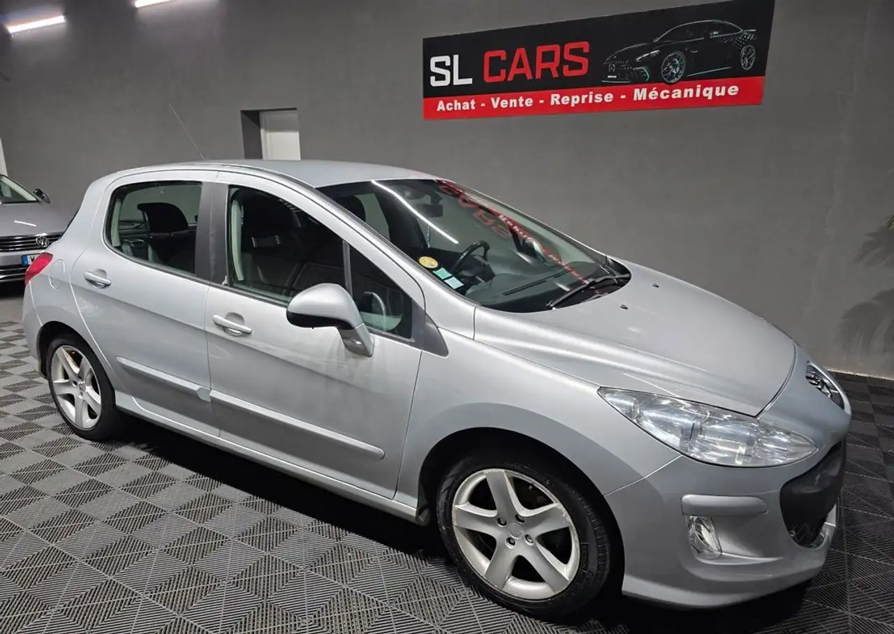 Peugeot 308 1.6 HDi 110 Premium 5p