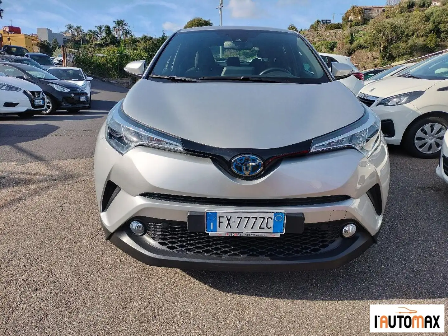 Toyota C-HR 1.8h Business 2wd e-cvt Argento - 2