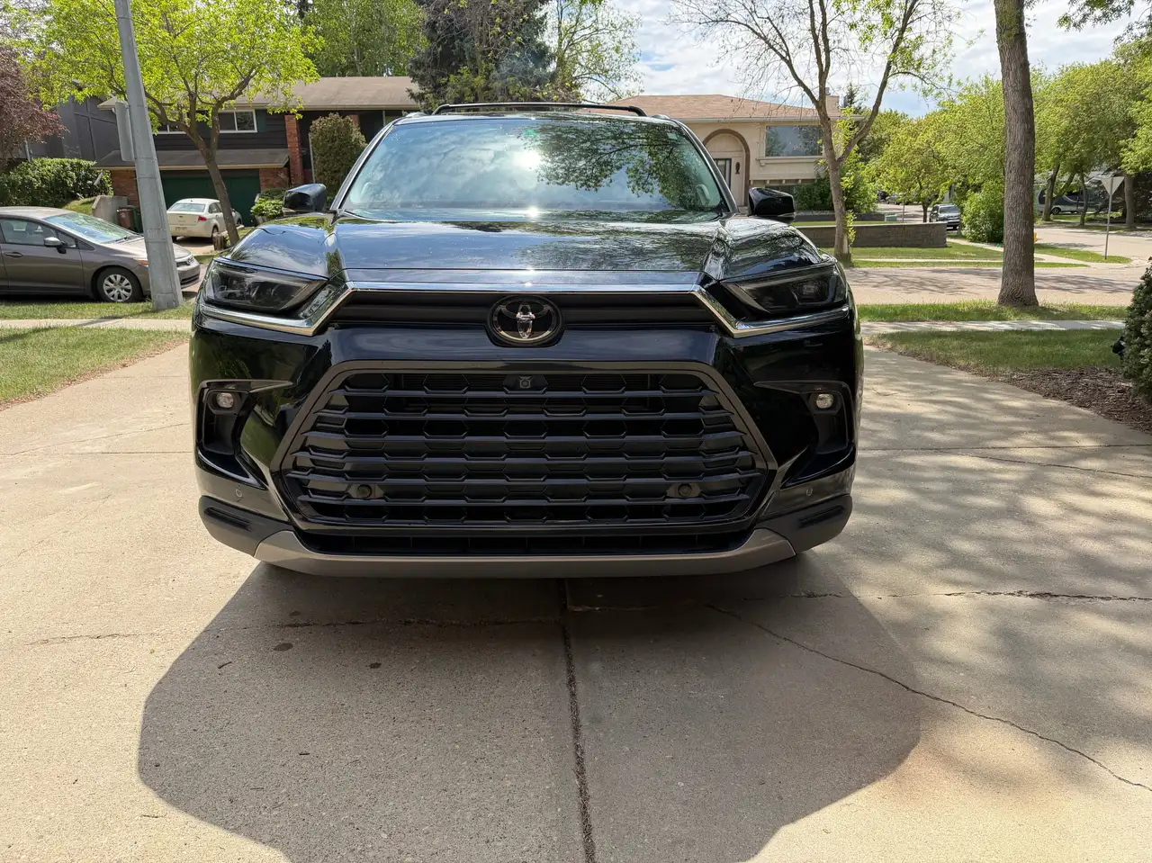 Toyota Grand Highlander снимка Toyota Grand Highlander