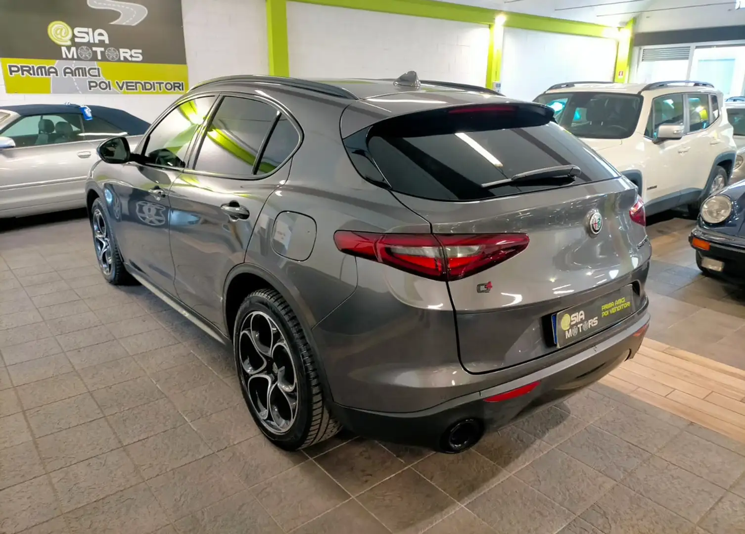 Alfa Romeo Stelvio Stelvio 2.2 t Sprint Q4 190cv auto Unico P. Grigio - 2