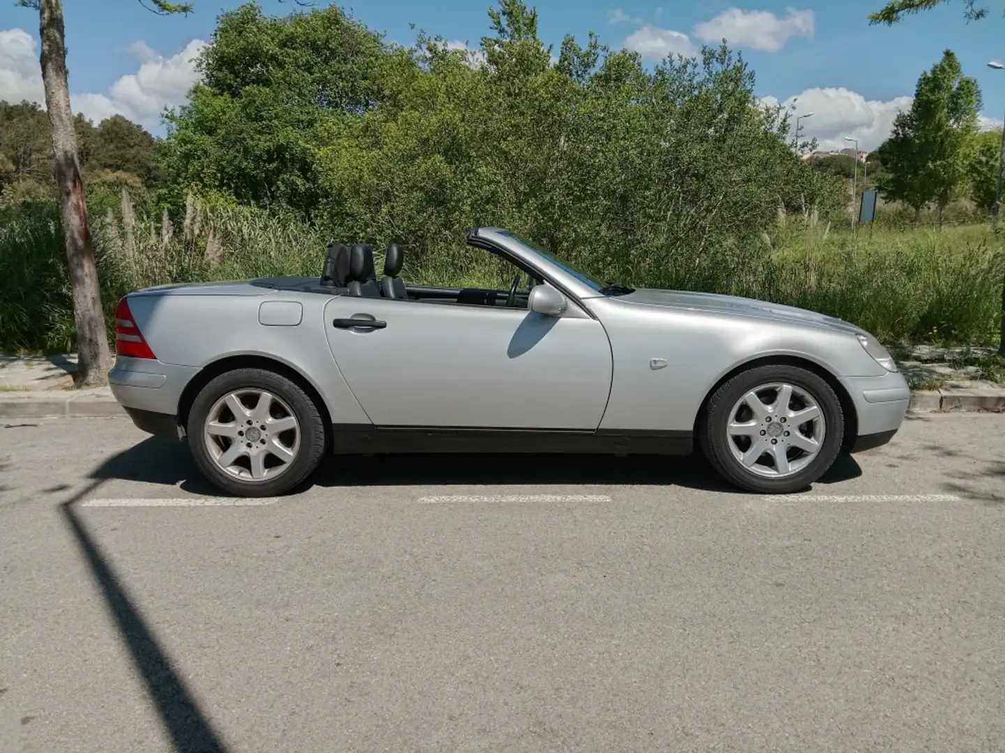 Mercedes-Benz SLK 200 Plateado - 2