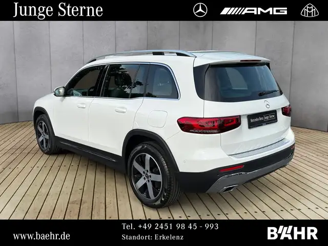 Mercedes-Benz GLB view 3