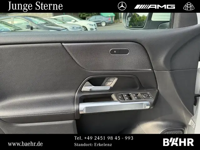 Mercedes-Benz GLB view 14