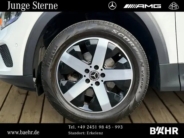 Mercedes-Benz GLB view 6
