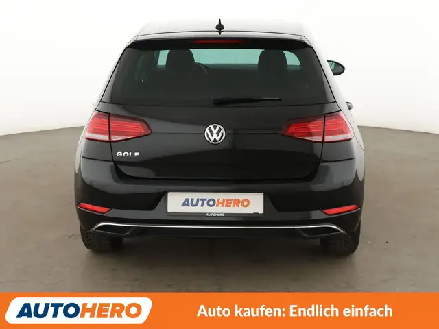 Volkswagen Golf view 5