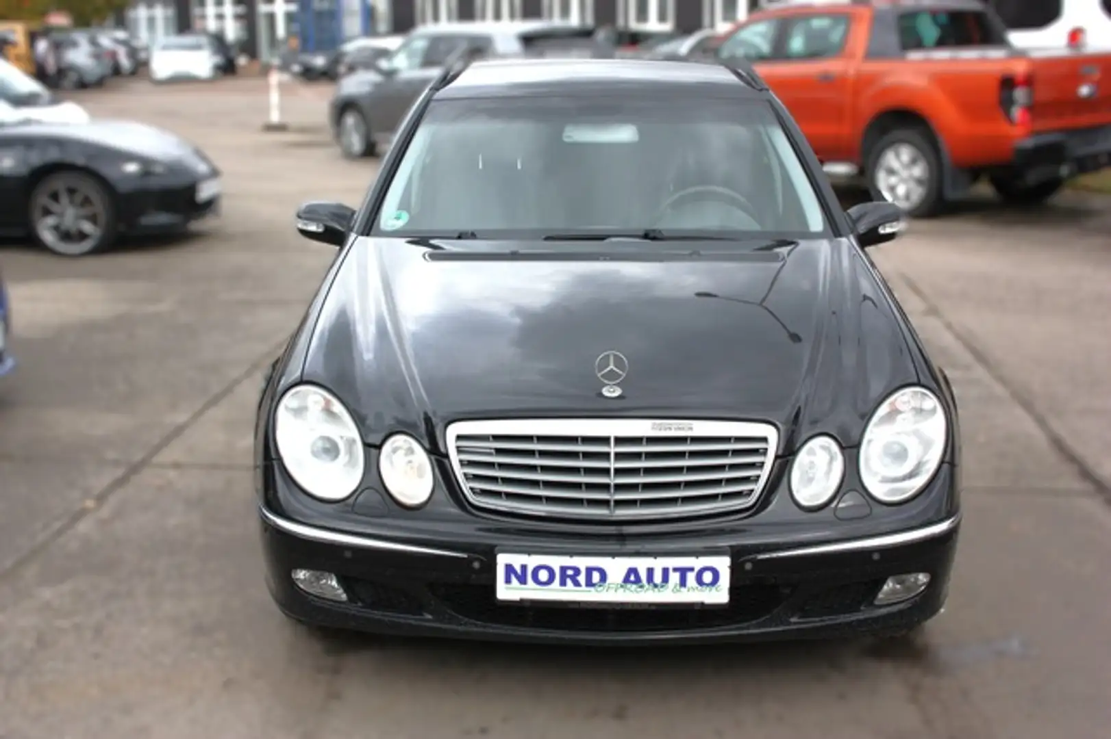 Mercedes-Benz E 240 T AVANTGARDE Noir - 2