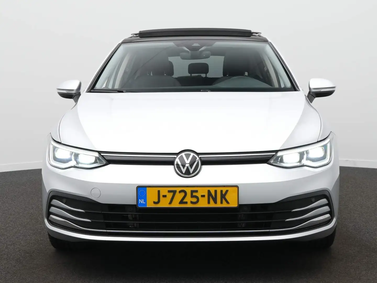 Volkswagen Golf 1.5 eTSI Style Panoramadak | IQ-Light | 18 Inch | Grijs - 2