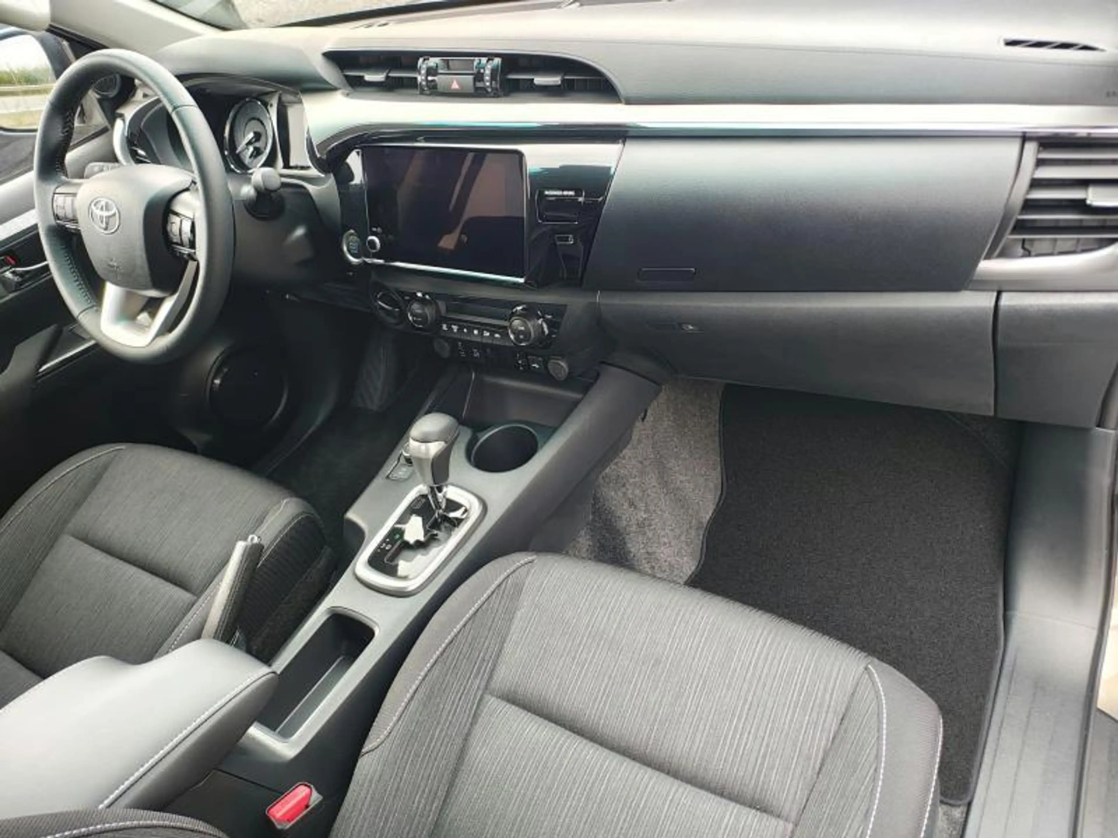 Toyota Hilux Double Cab / Executive / 0 Km ! — photo 2