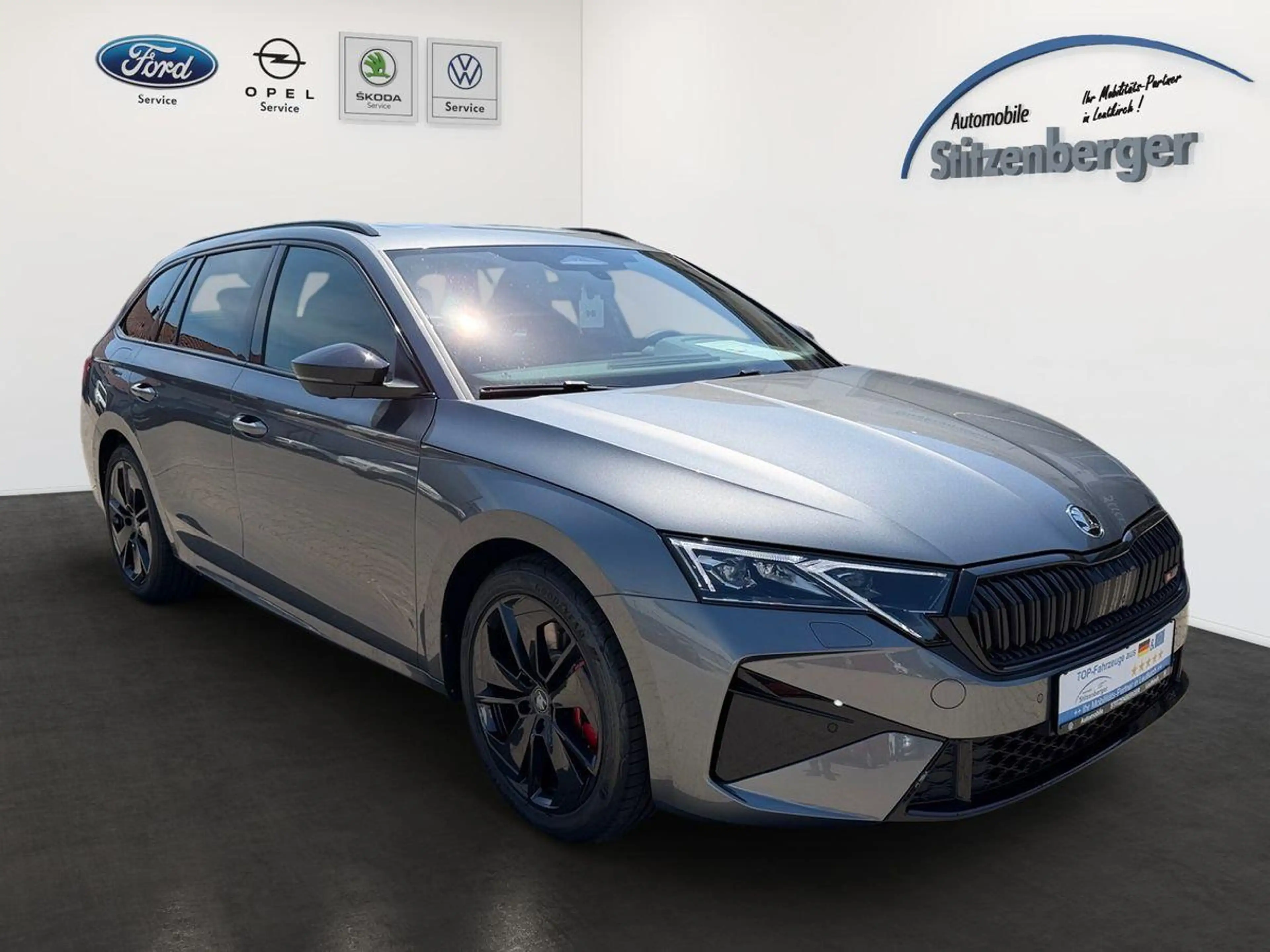 Skoda Octavia Combi RS 2.0 TSI DSG PANO*AHK*ACC*RFK* — photo 2