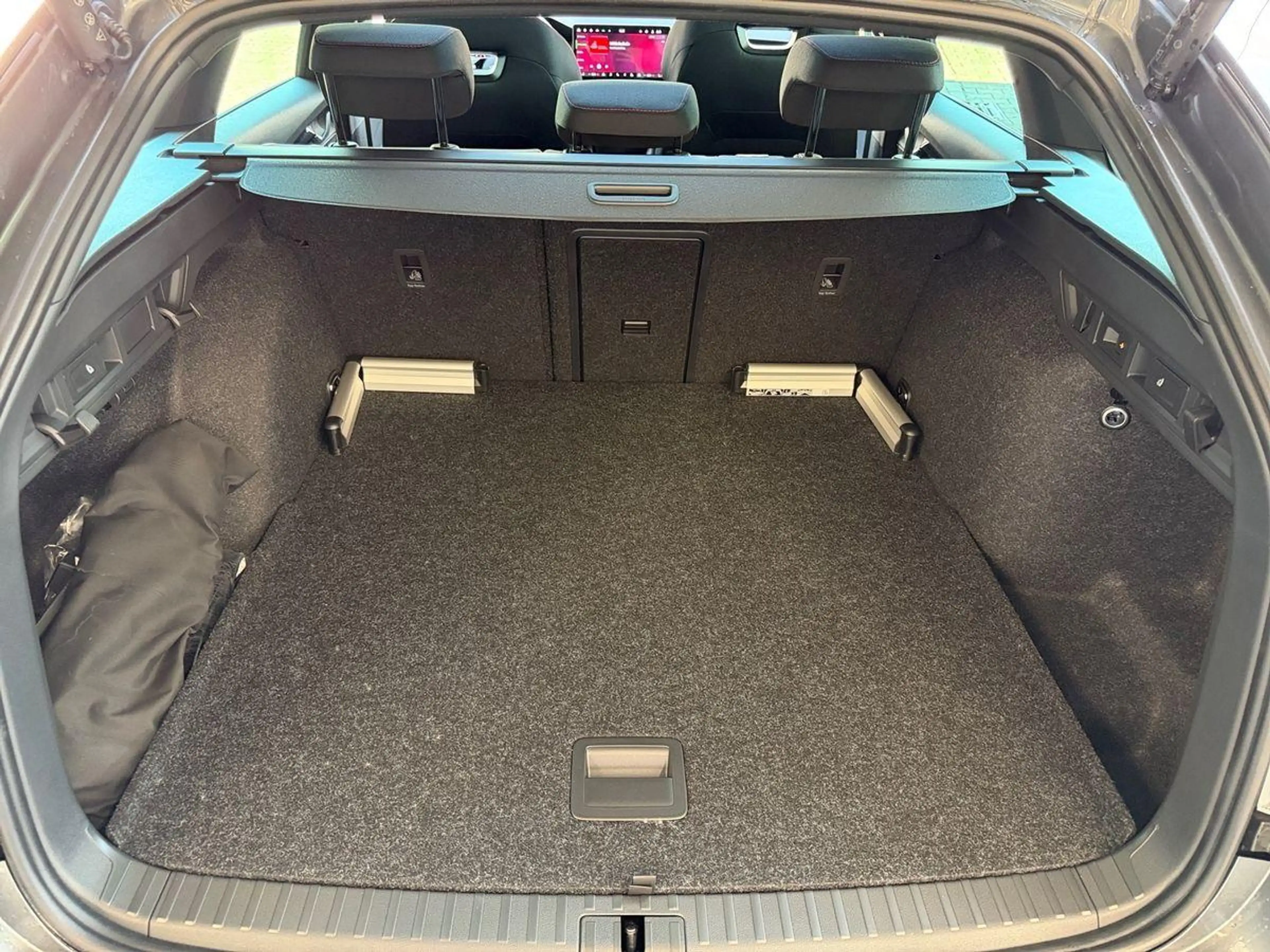 Skoda Octavia Combi RS 2.0 TSI DSG PANO*AHK*ACC*RFK* — photo 9
