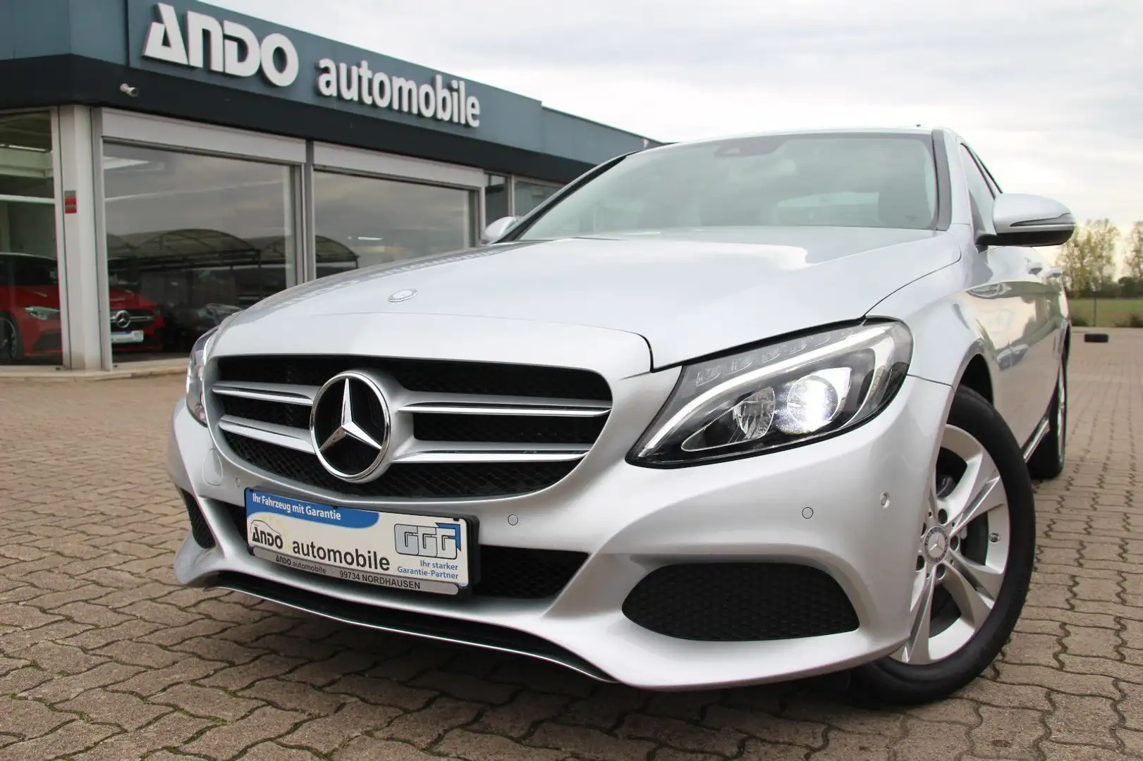 Mercedes-Benz C 180 CGI Lim. Avantgarde LED/Navi/Luftfederung Silber - 2