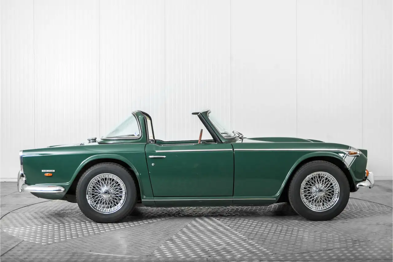 Triumph TR5 TR250 5 Speed, Surrey top, foto 9