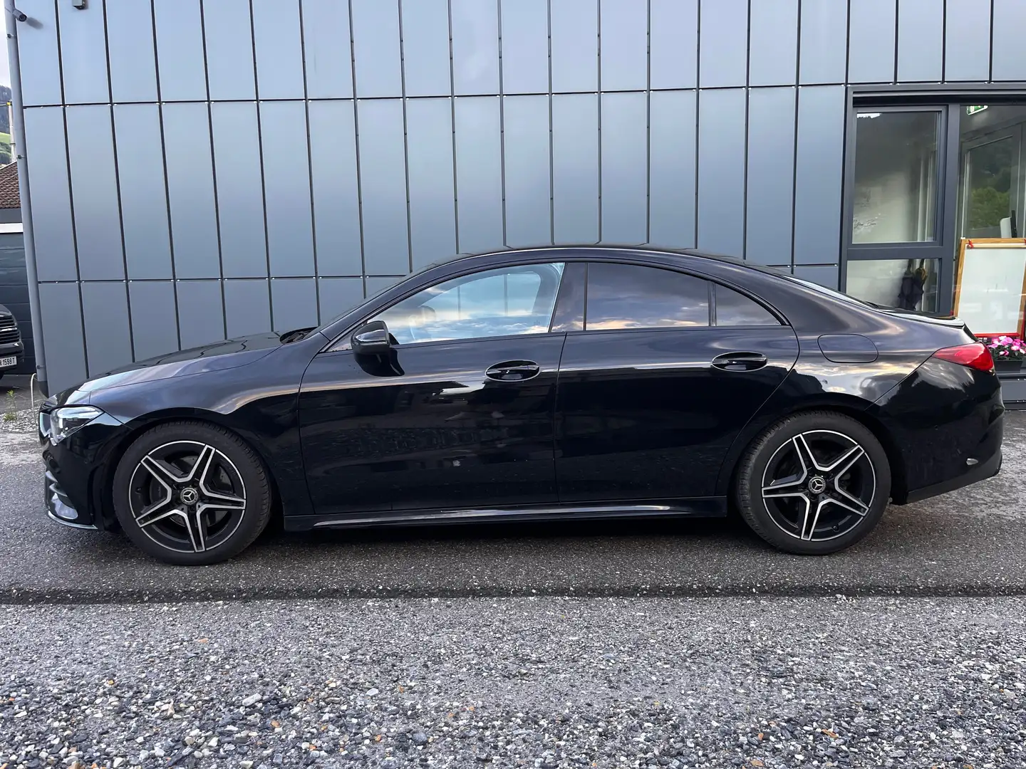 Mercedes-Benz CLA 200 CLA 200 d Aut. AMG Line Schwarz - 2
