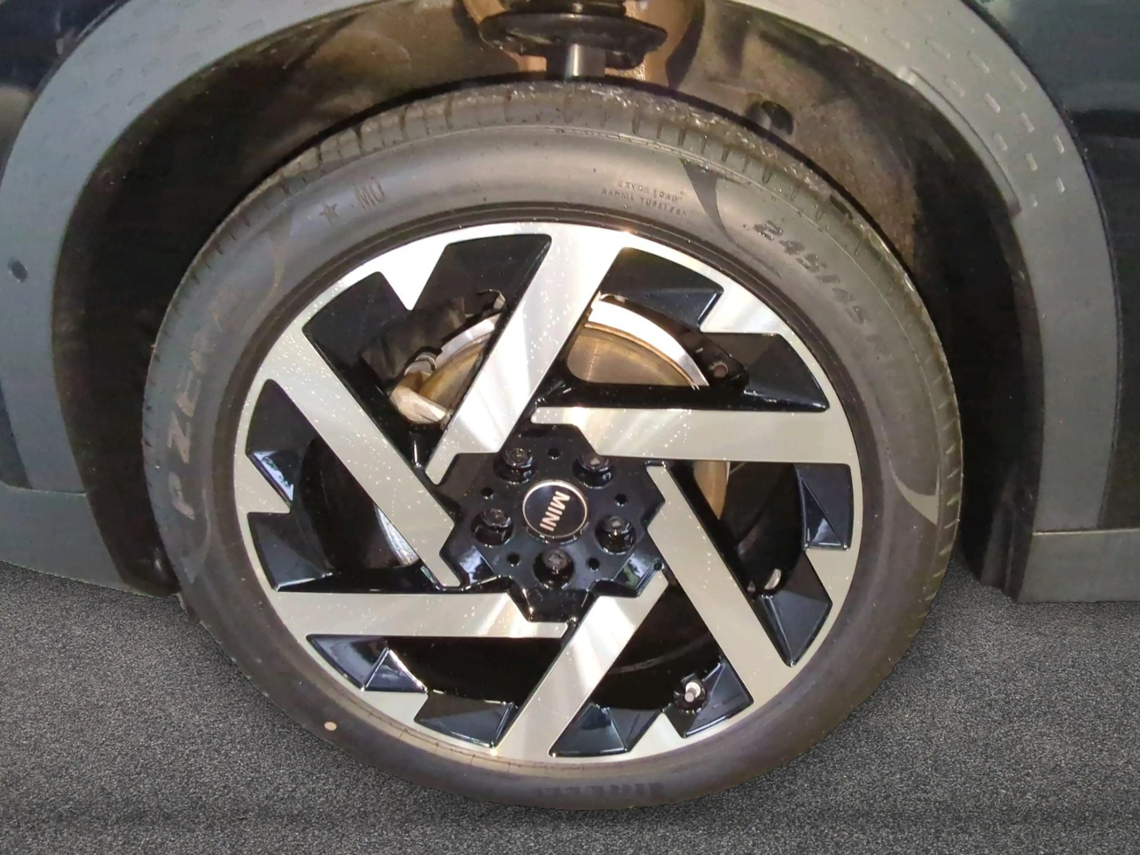 MINI Countryman E Favoured Trim — photo 8