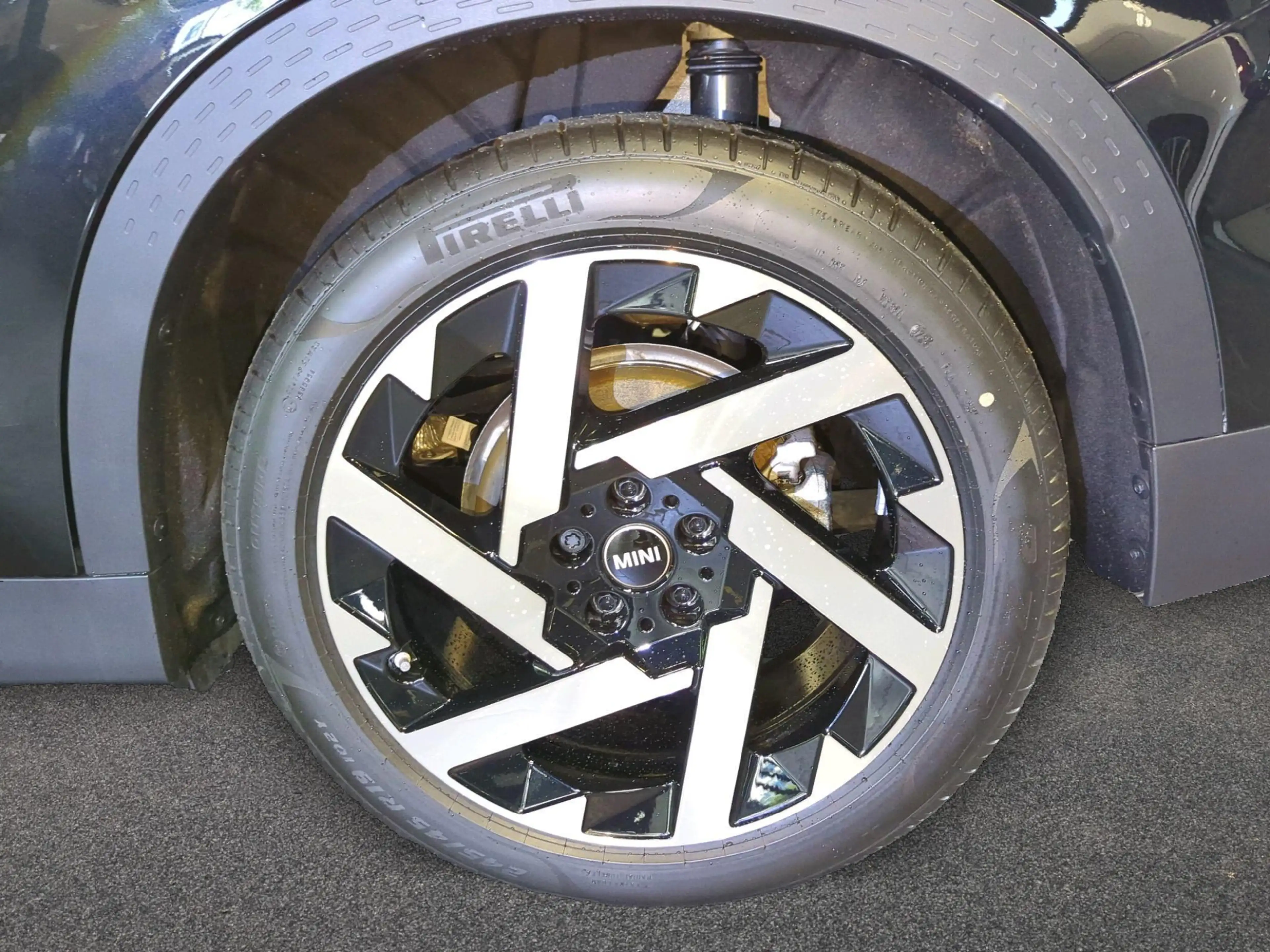 MINI Countryman E Favoured Trim — photo 10