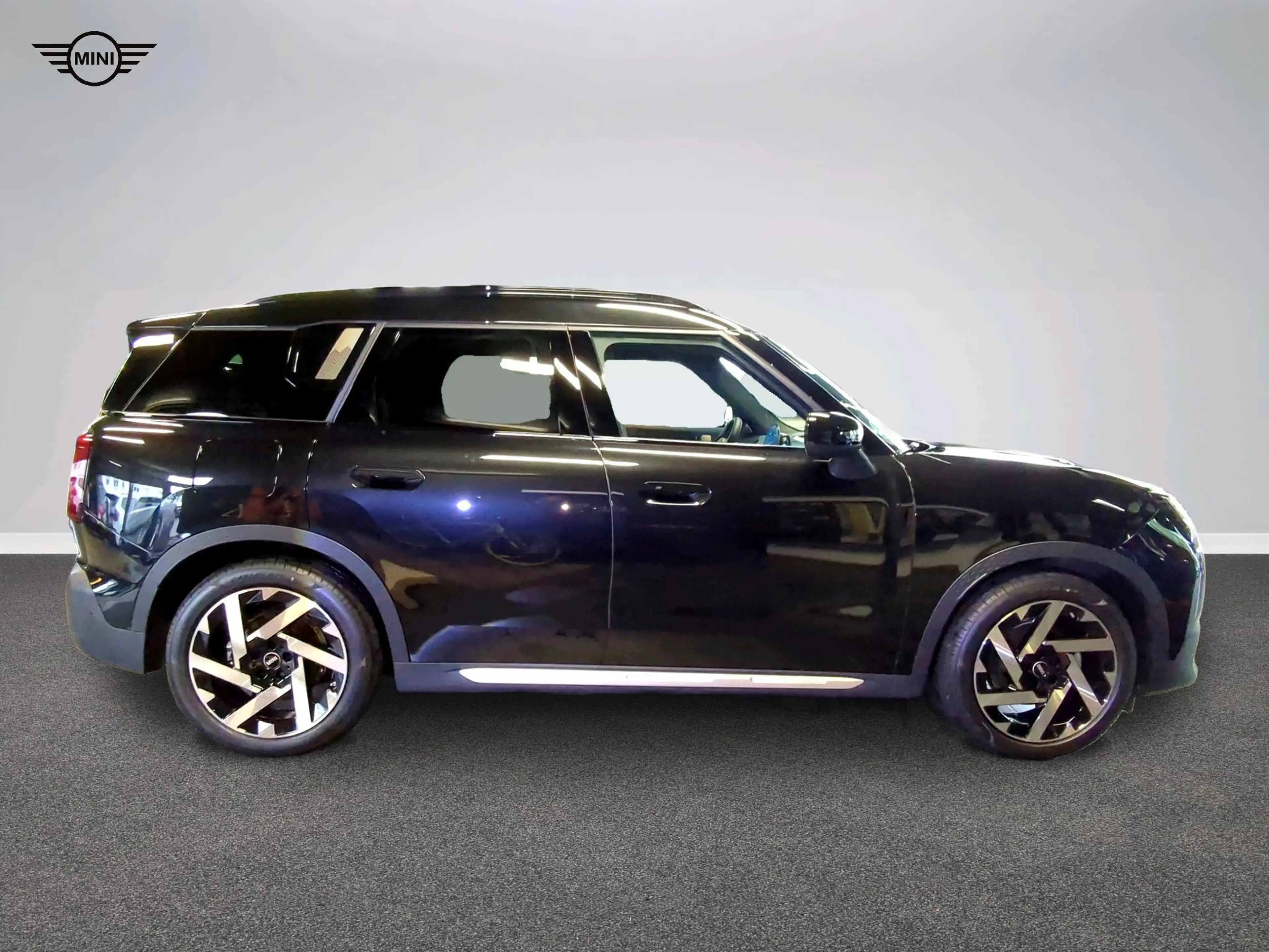 MINI Countryman E Favoured Trim — photo 2