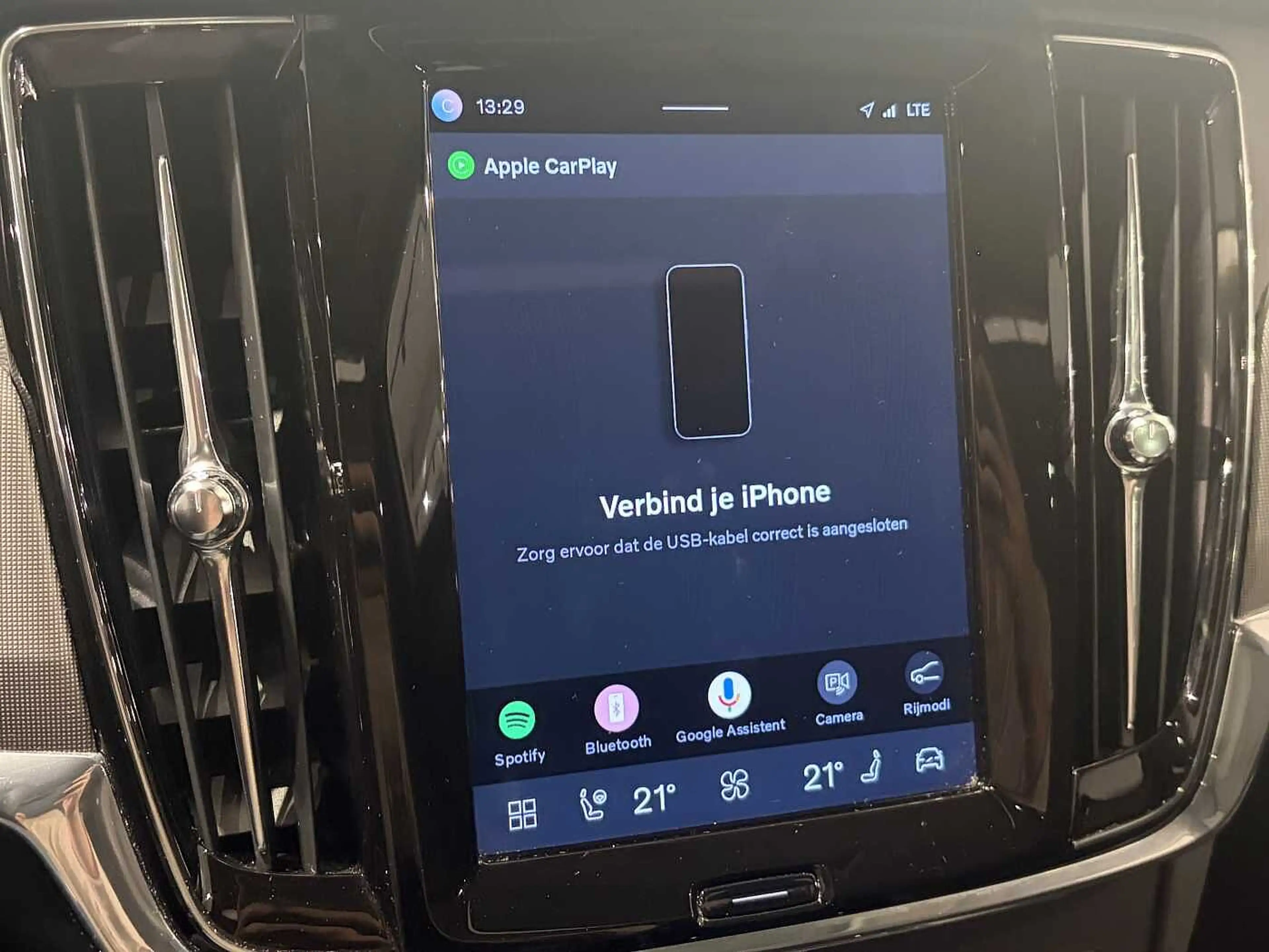 Volvo V90 T6 Recharge Plus Bright + electr trekhaak — photo 8