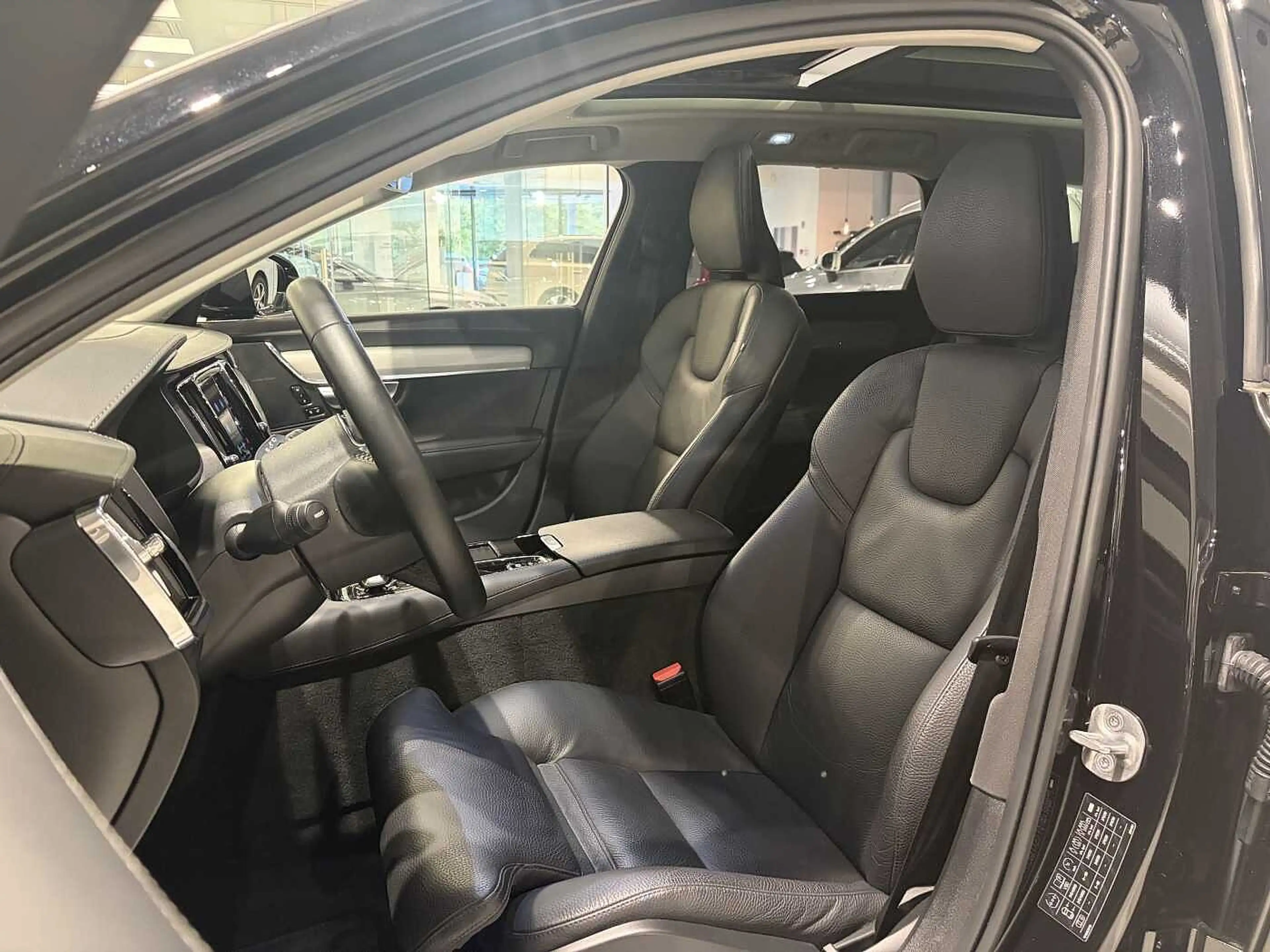Volvo V90 T6 Recharge Plus Bright + electr trekhaak — photo 6