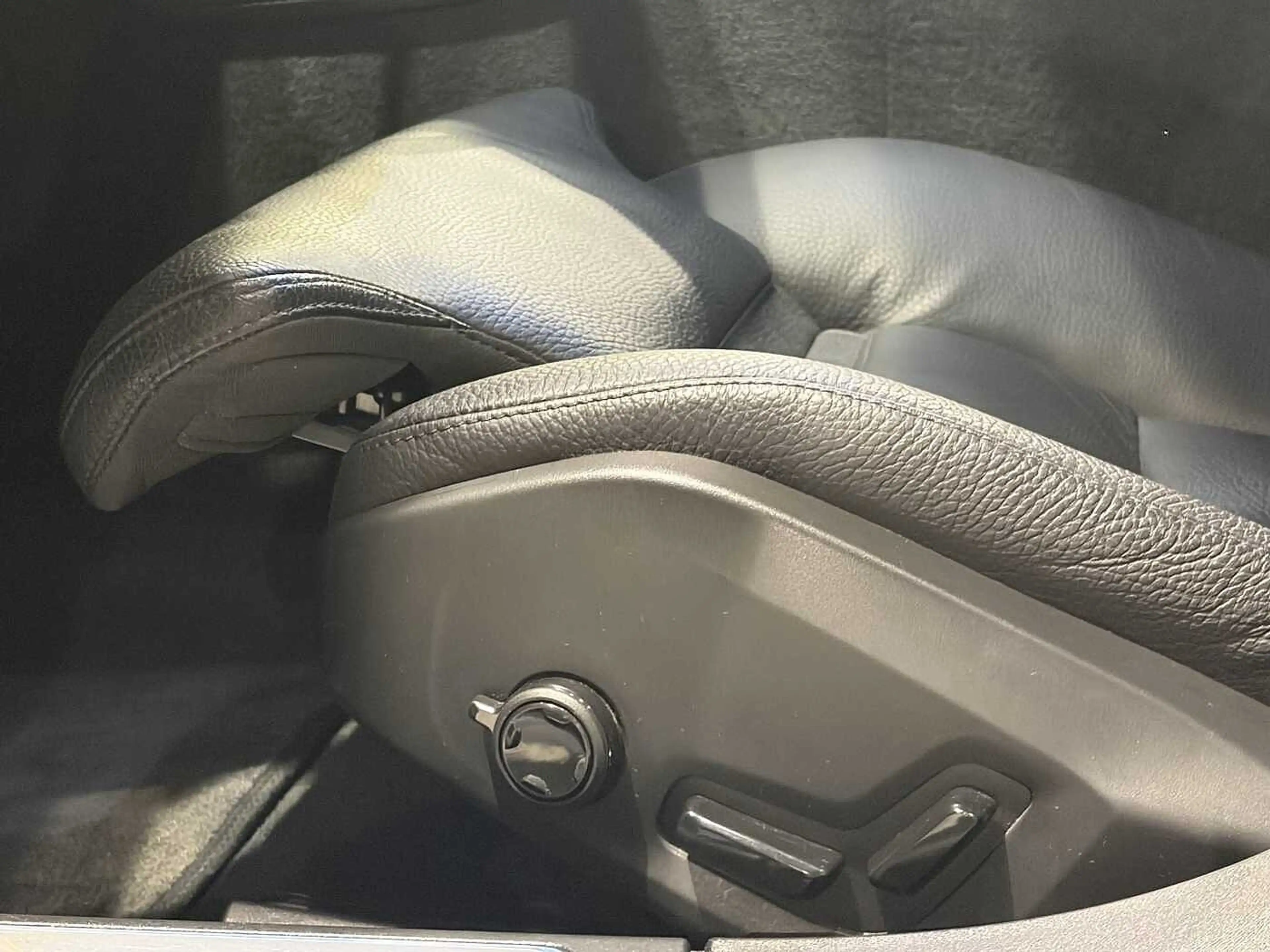 Volvo V90 T6 Recharge Plus Bright + electr trekhaak — photo 7