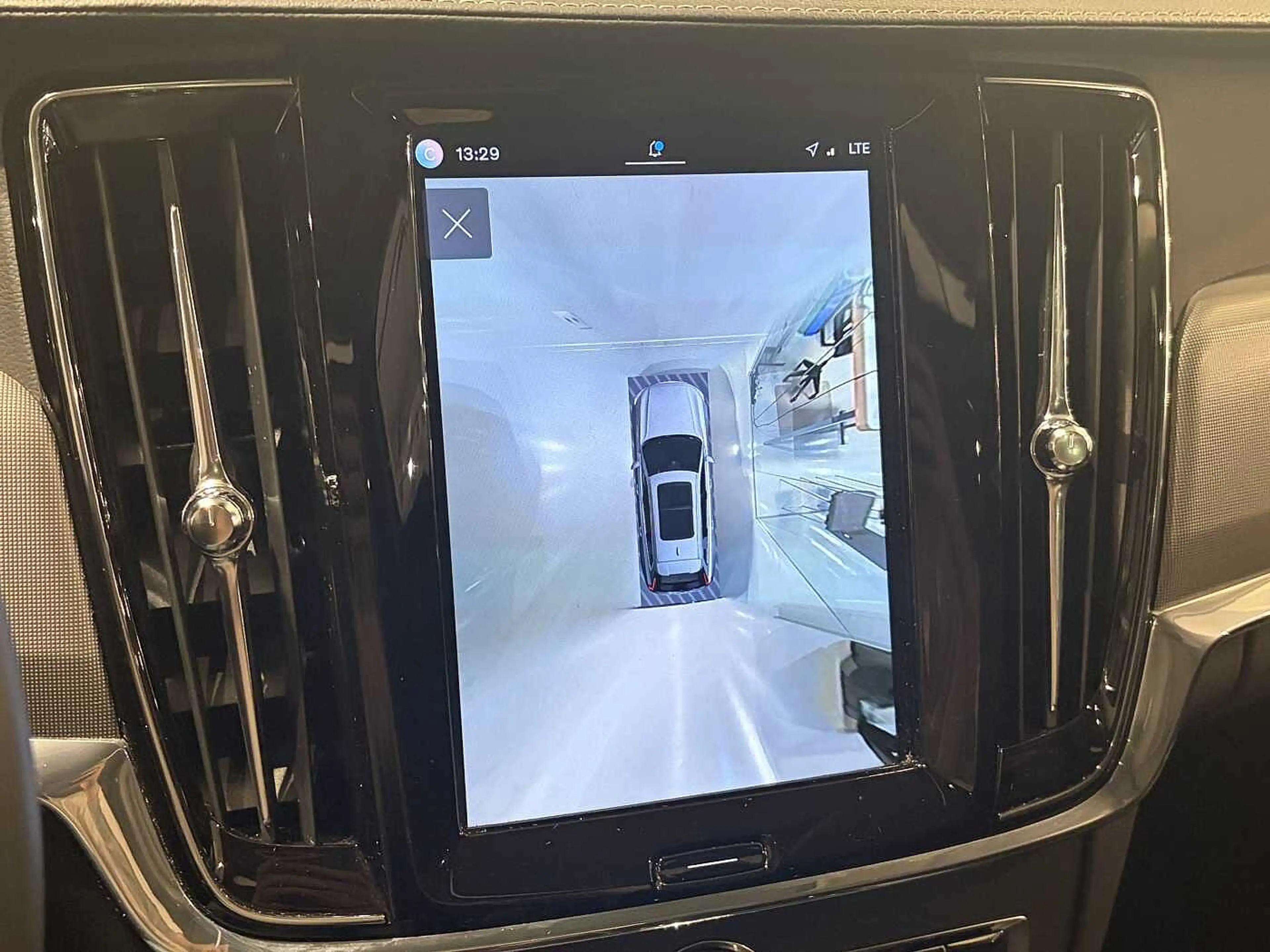 Volvo V90 T6 Recharge Plus Bright + electr trekhaak — photo 11