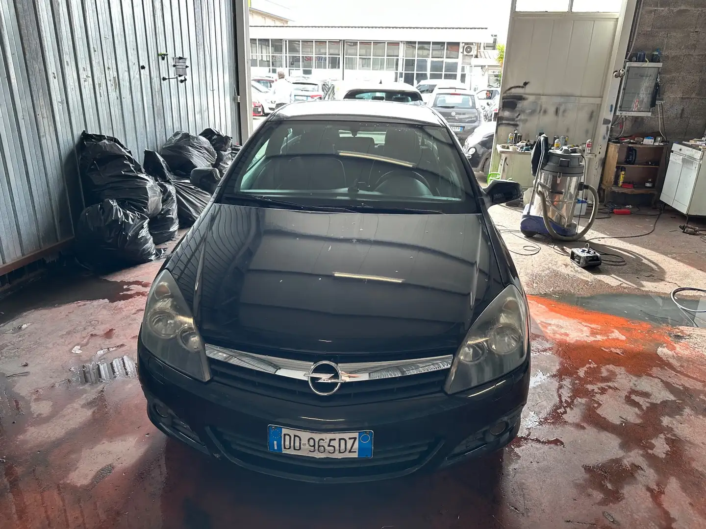 Opel Astra Astra GTC 1.3 CDTI 3 porte Enjoy Nero - 2