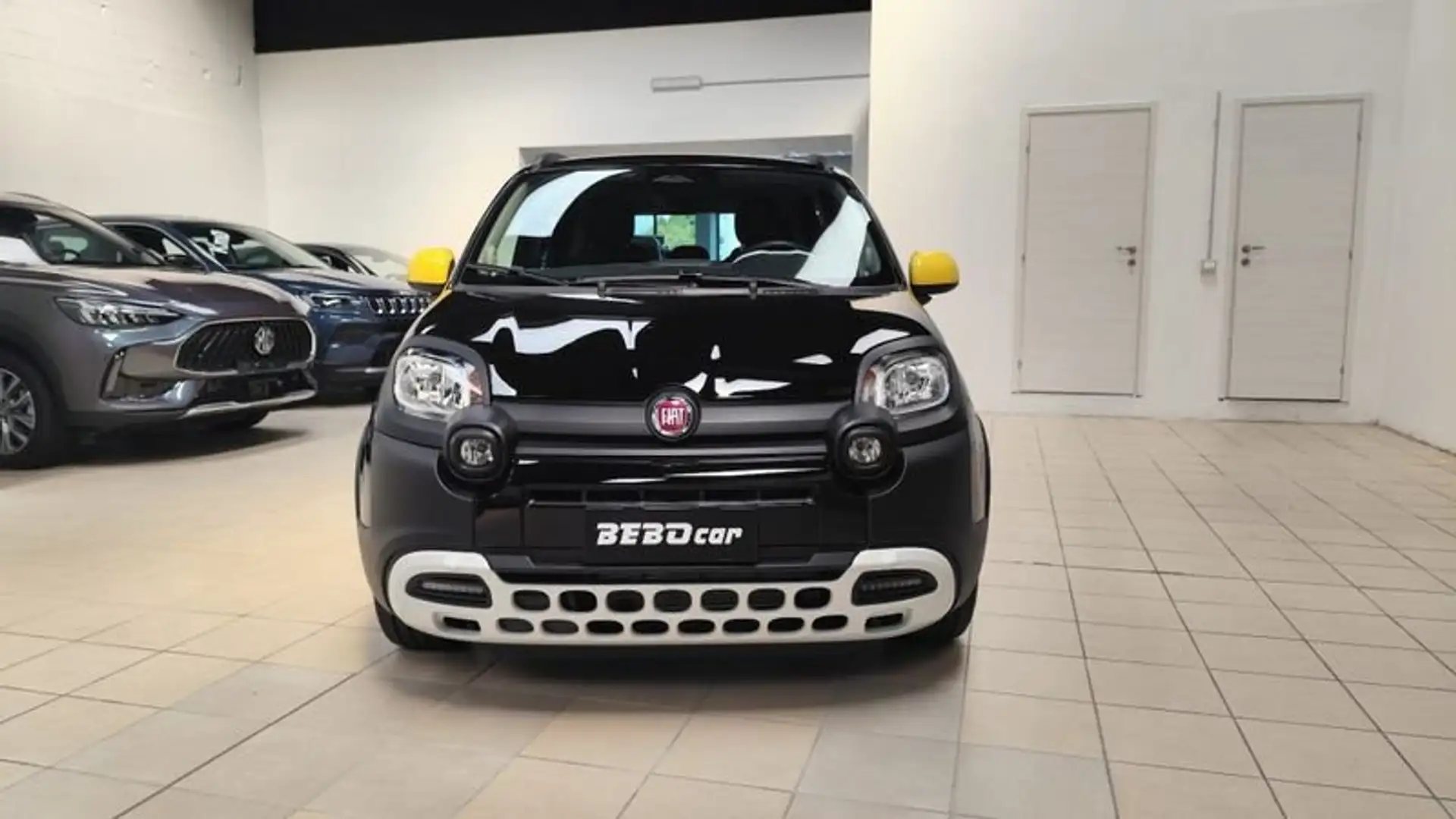 Fiat Panda 1.0 FireFly S&S Hybrid Pandina Cross Schwarz - 2