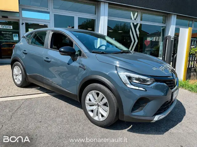 Renault Captur view 3