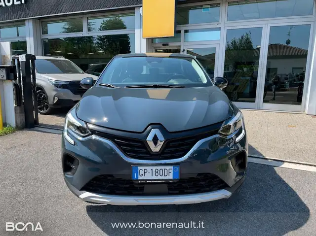 Renault Captur view 2