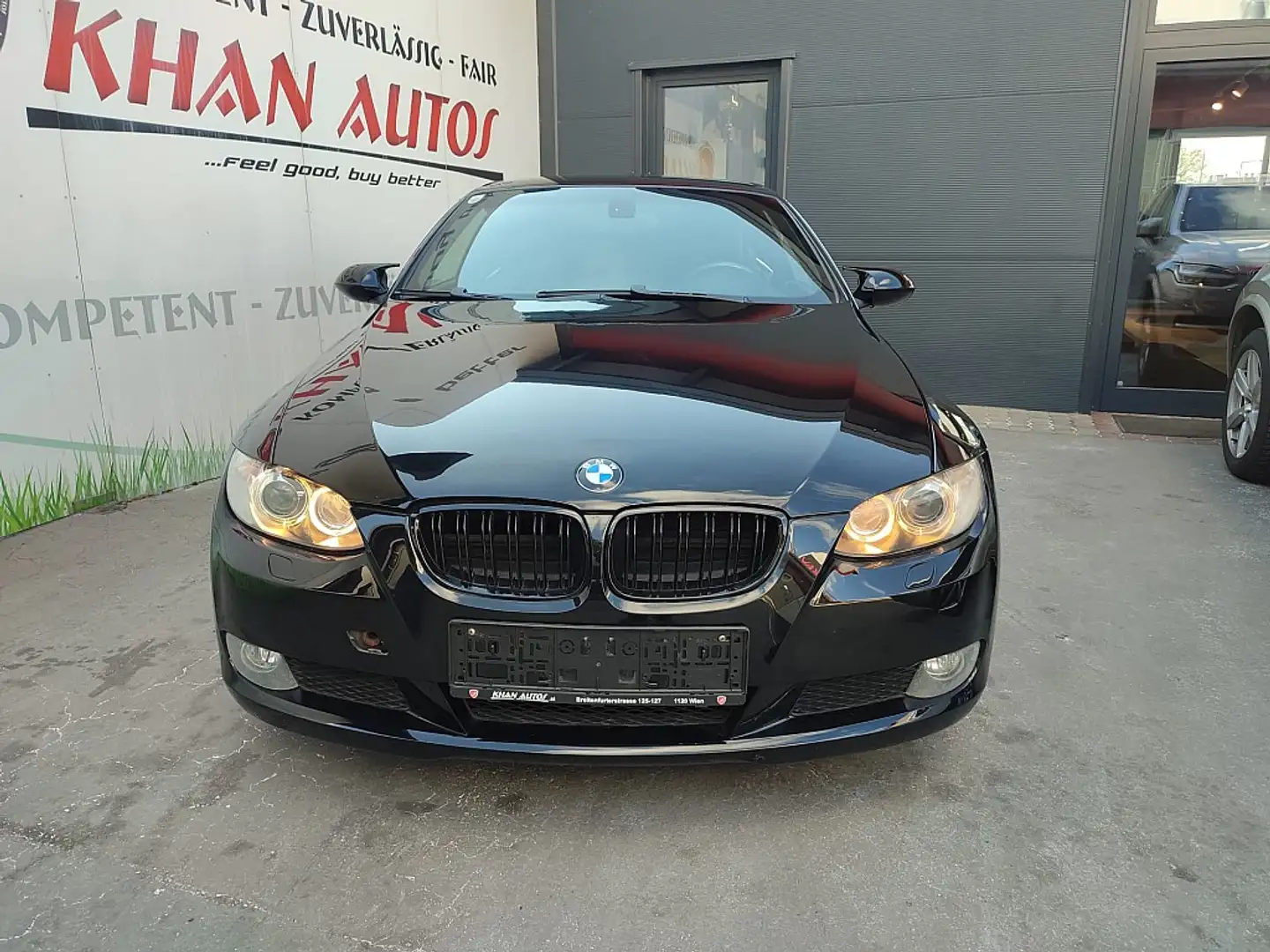 BMW 320 i Cabrio Österreich-Paket *Xenon*Navi*BT* Indiv... Schwarz - 2