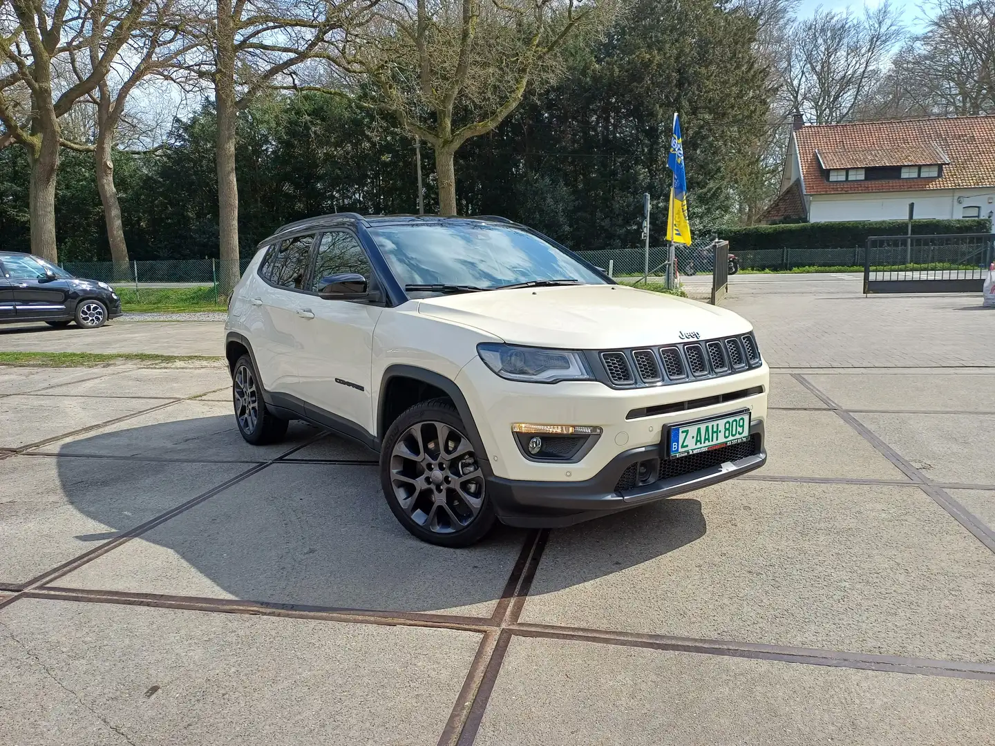Jeep Compass s 4 XE Plug in Hybride Automaat Beige - 1