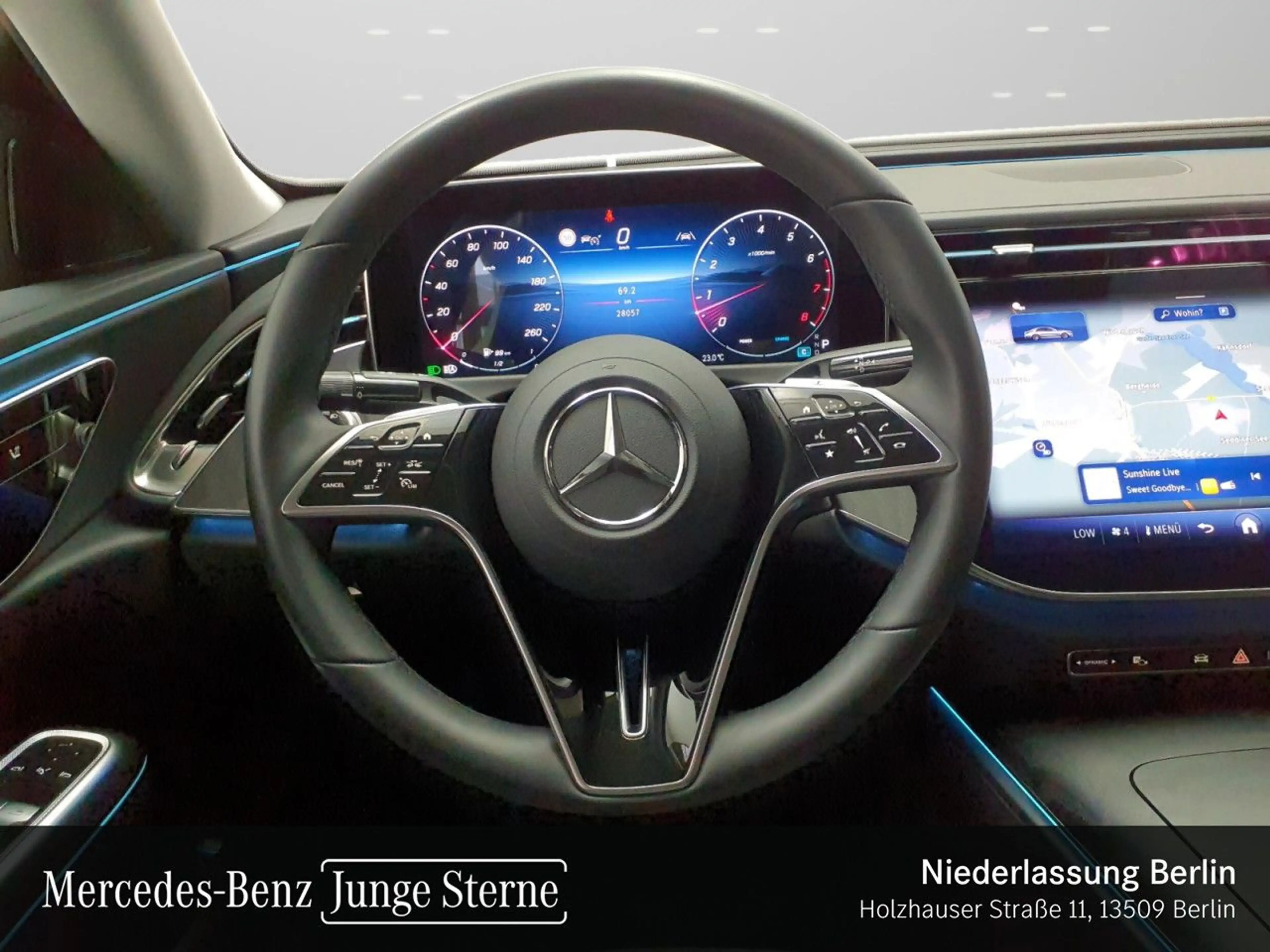 Mercedes-Benz E 200 Progressive Distr. LED Kamera Spurhalt-Ass — photo 13