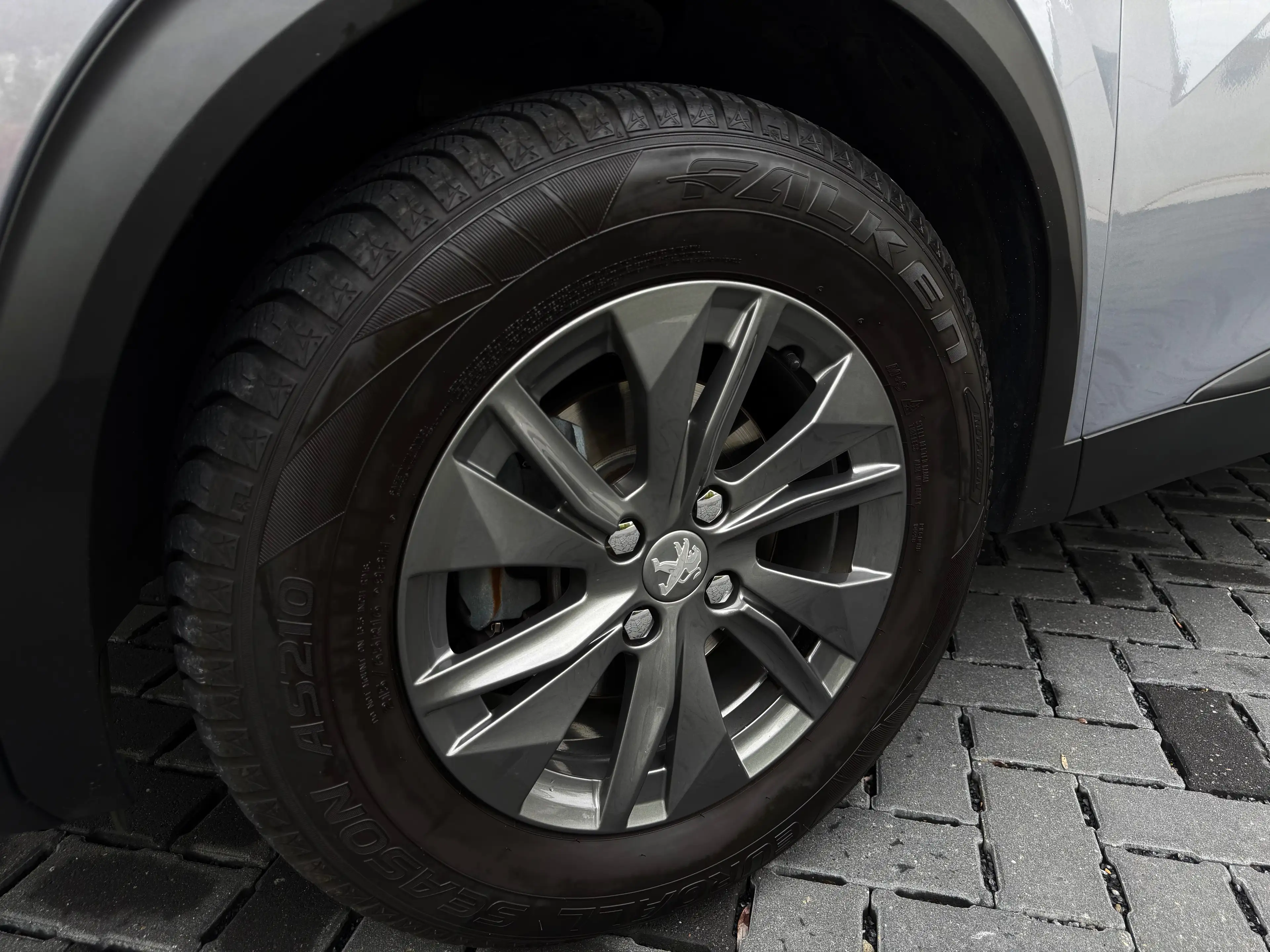 Peugeot 2008 1.2T 130 cv BOÎTE AUTO/CAMERA/CLIM/GARANTIE/GPS/12MOIS — photo 8