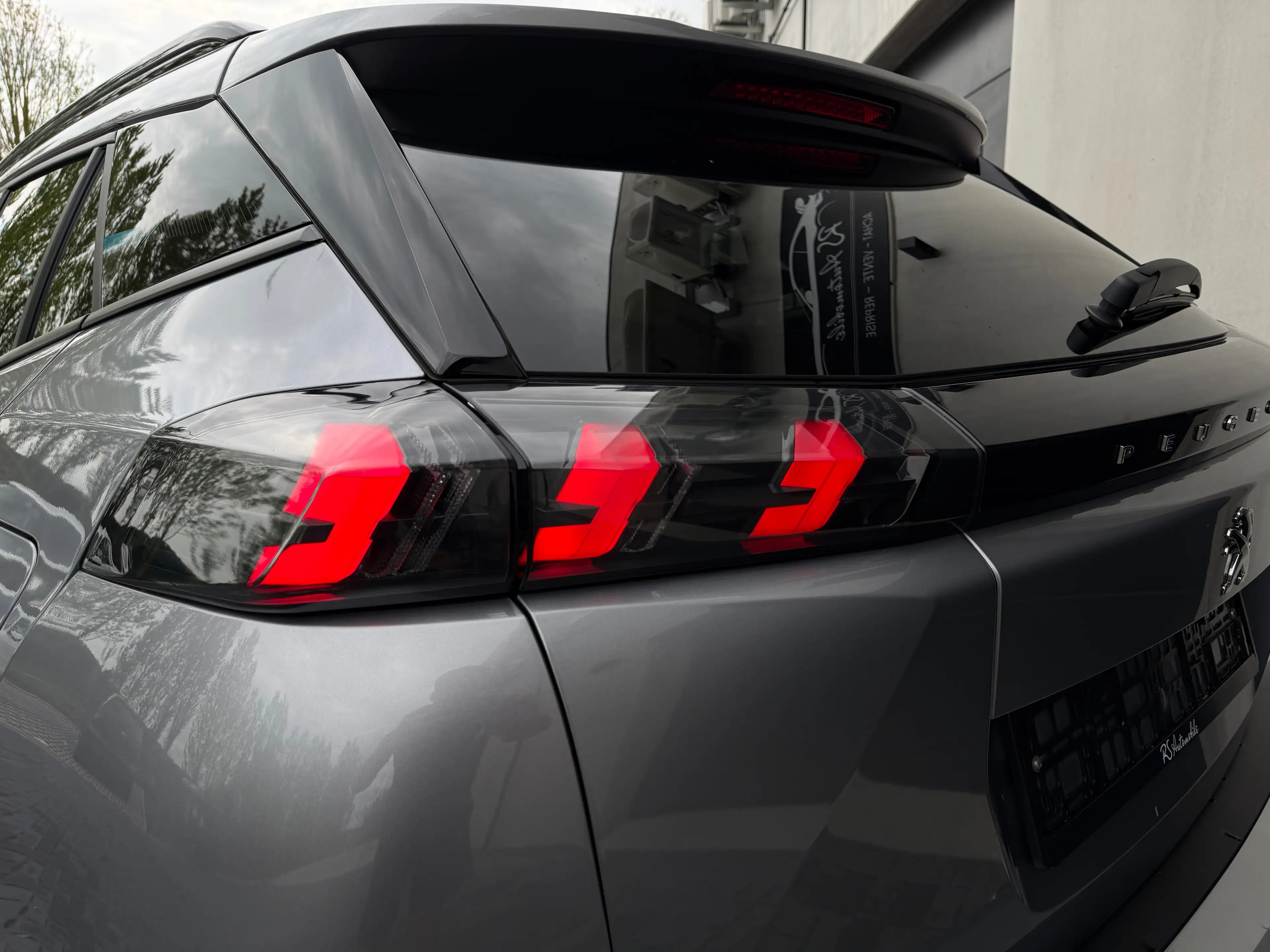 Peugeot 2008 1.2T 130 cv BOÎTE AUTO/CAMERA/CLIM/GARANTIE/GPS/12MOIS — photo 10