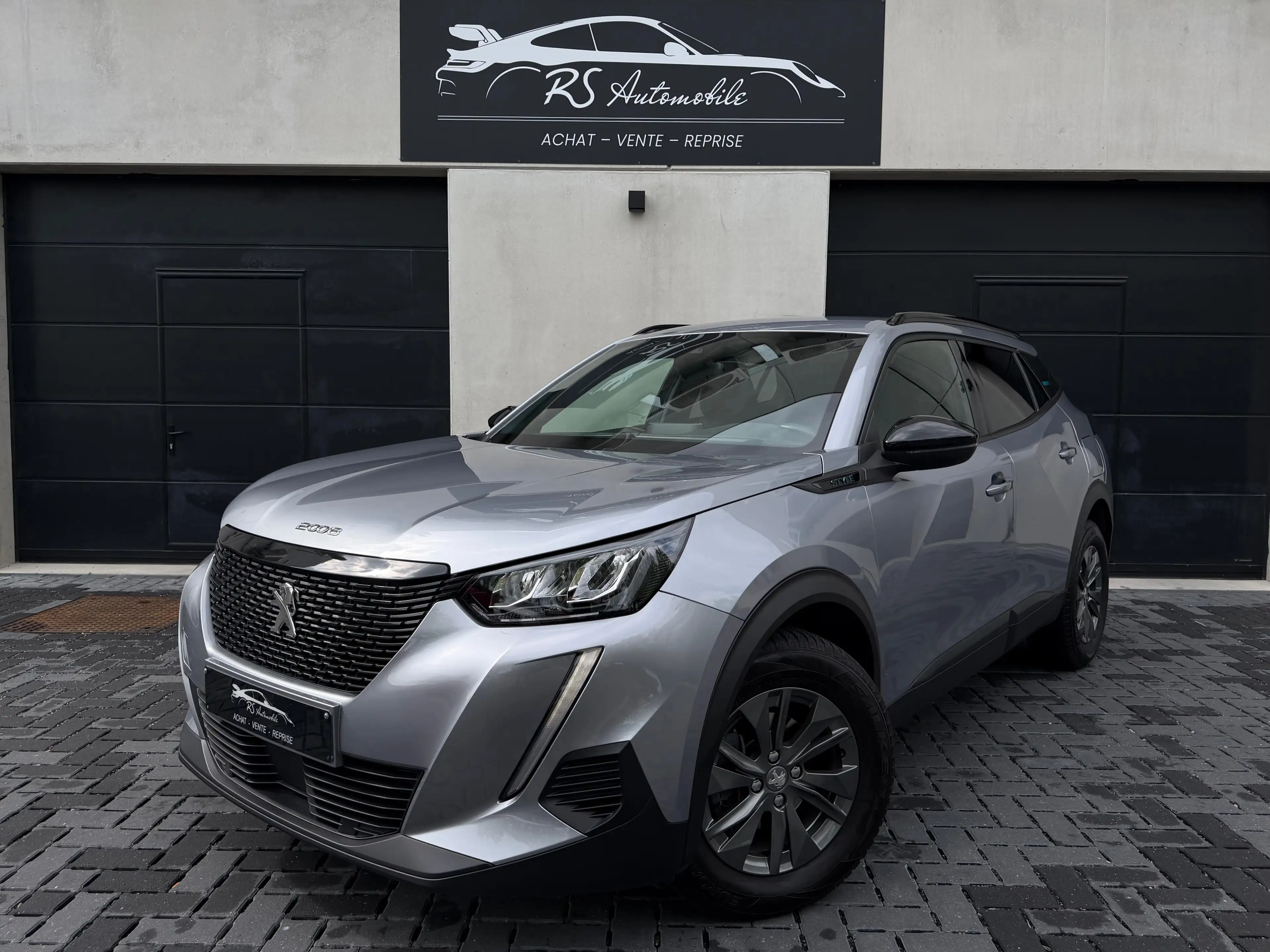 Peugeot 2008 1.2T 130 cv BOÎTE AUTO/CAMERA/CLIM/GARANTIE/GPS/12MOIS