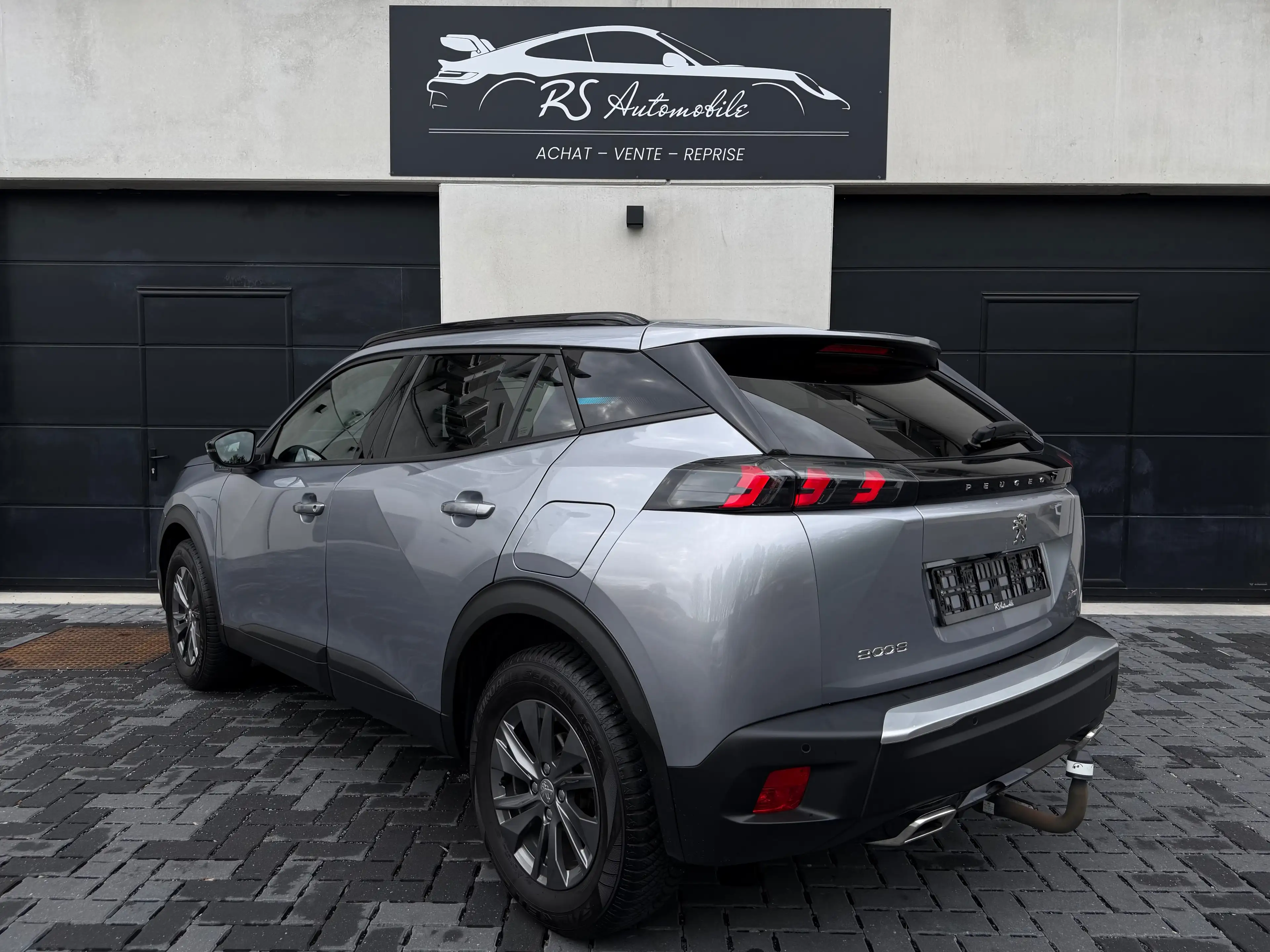 Peugeot 2008 1.2T 130 cv BOÎTE AUTO/CAMERA/CLIM/GARANTIE/GPS/12MOIS — photo 4