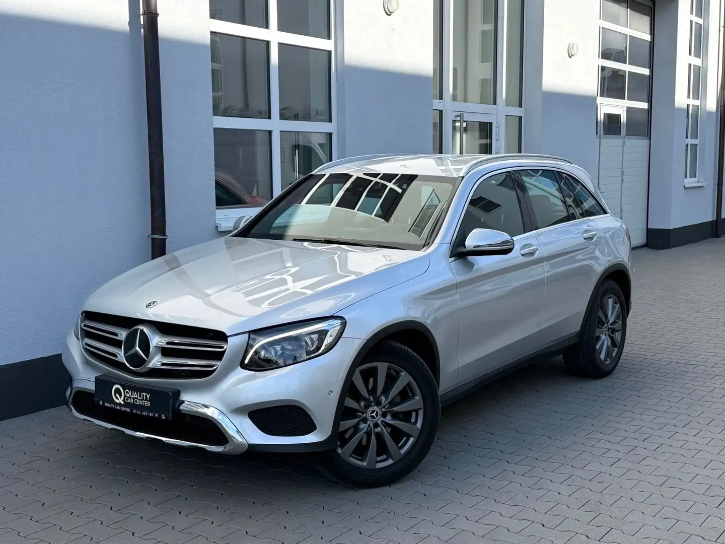 Mercedes-Benz GLC 350 d 4Matic *AHK*DISTR+*KAME*STANDHZG*SPUR* Silber - 2