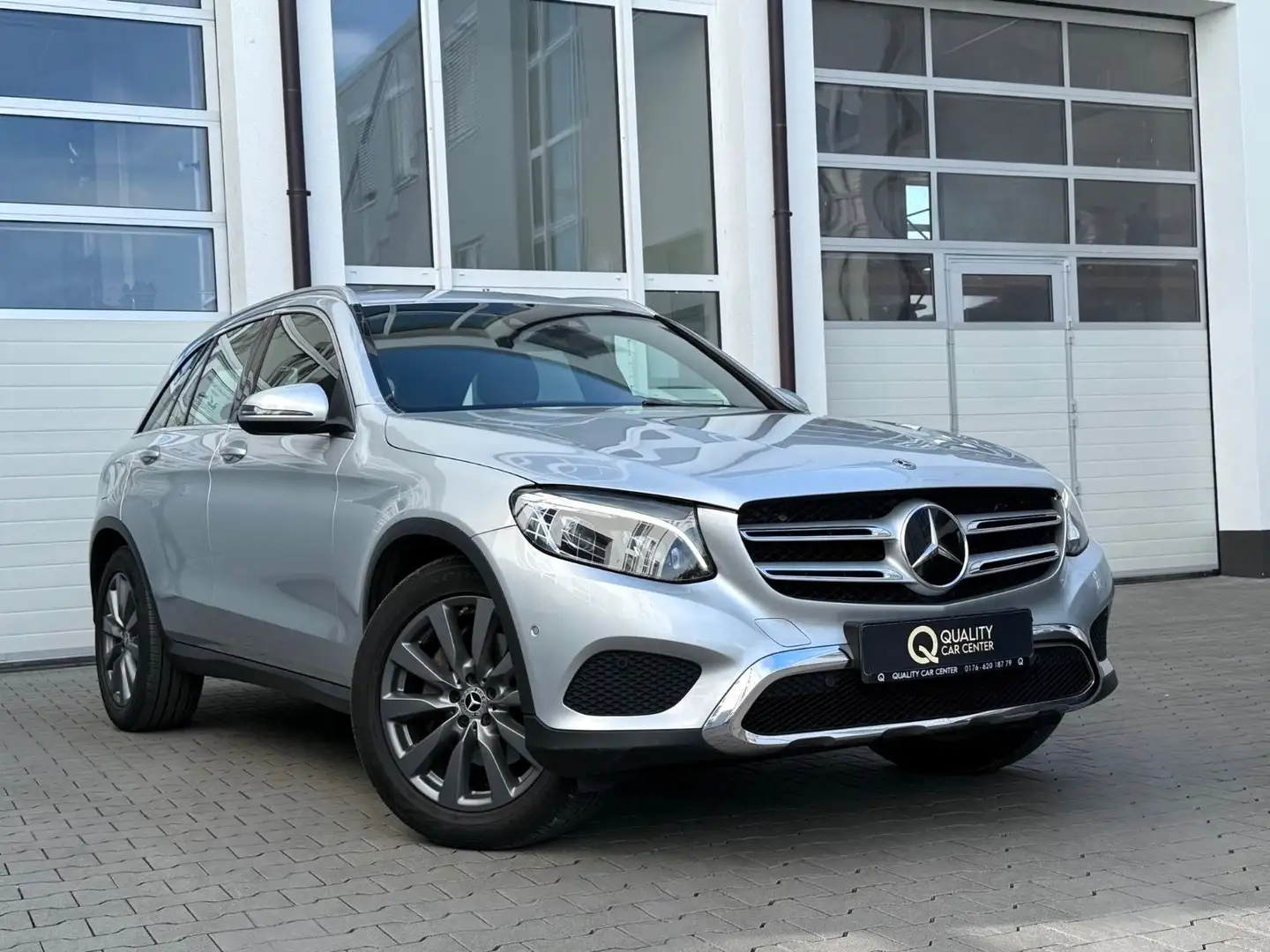Mercedes-Benz GLC 350 d 4Matic *AHK*DISTR+*KAME*STANDHZG*SPUR* Silber - 1