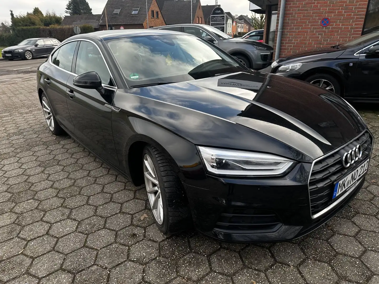 Audi A5 Sportback 40 g-tron Schwarz - 2