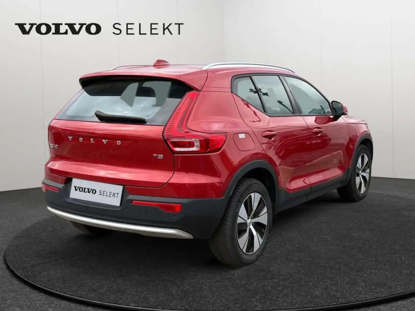 Volvo XC40 T2 Core / Essence Rood - 2