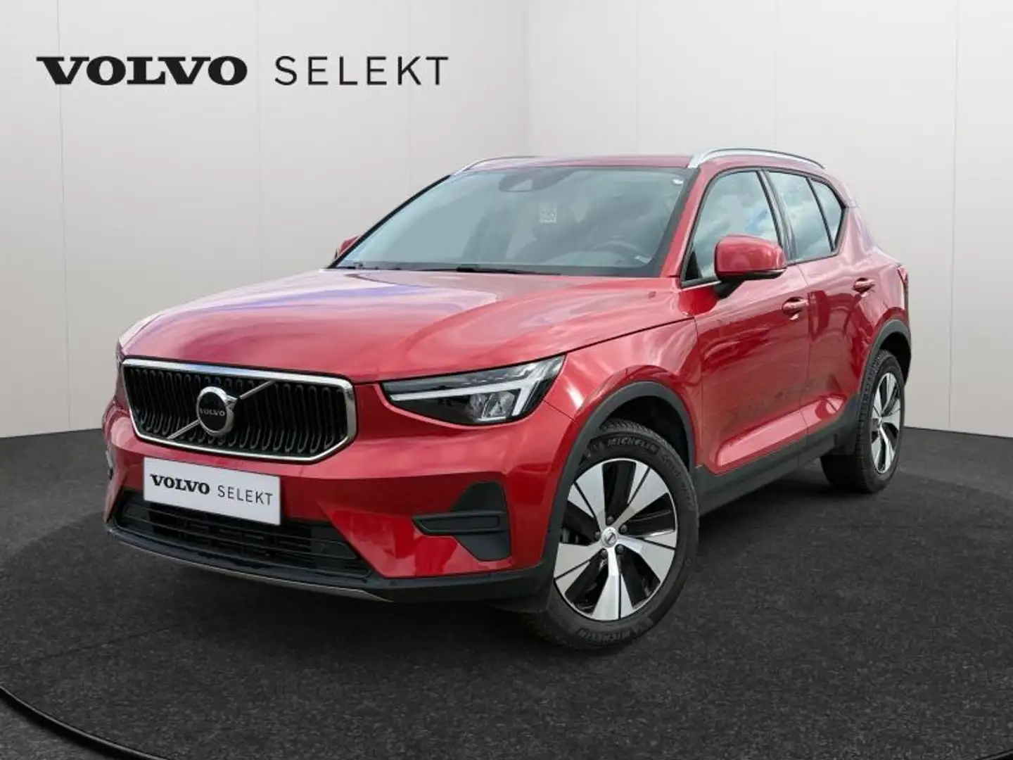 Volvo XC40 T2 Core / Essence Rood - 1